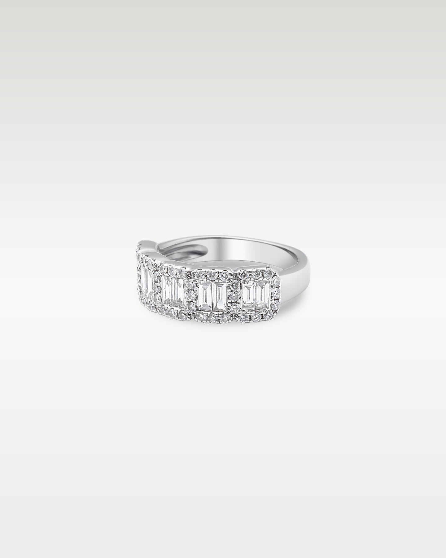 14k White Gold Baguette & Round Diamond Ring