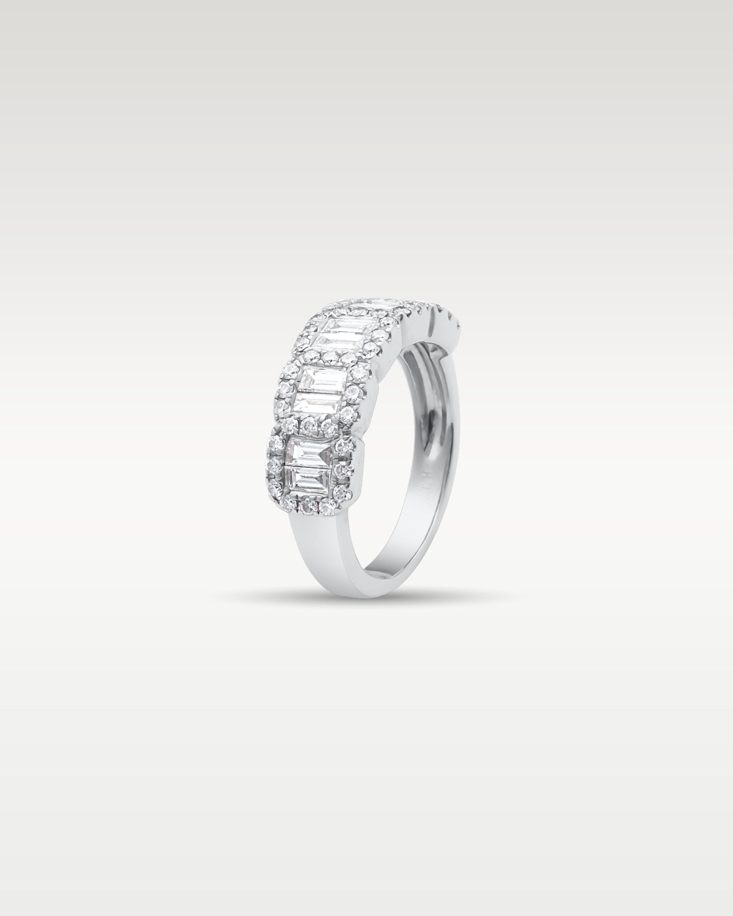 14k White Gold Baguette & Round Diamond Ring