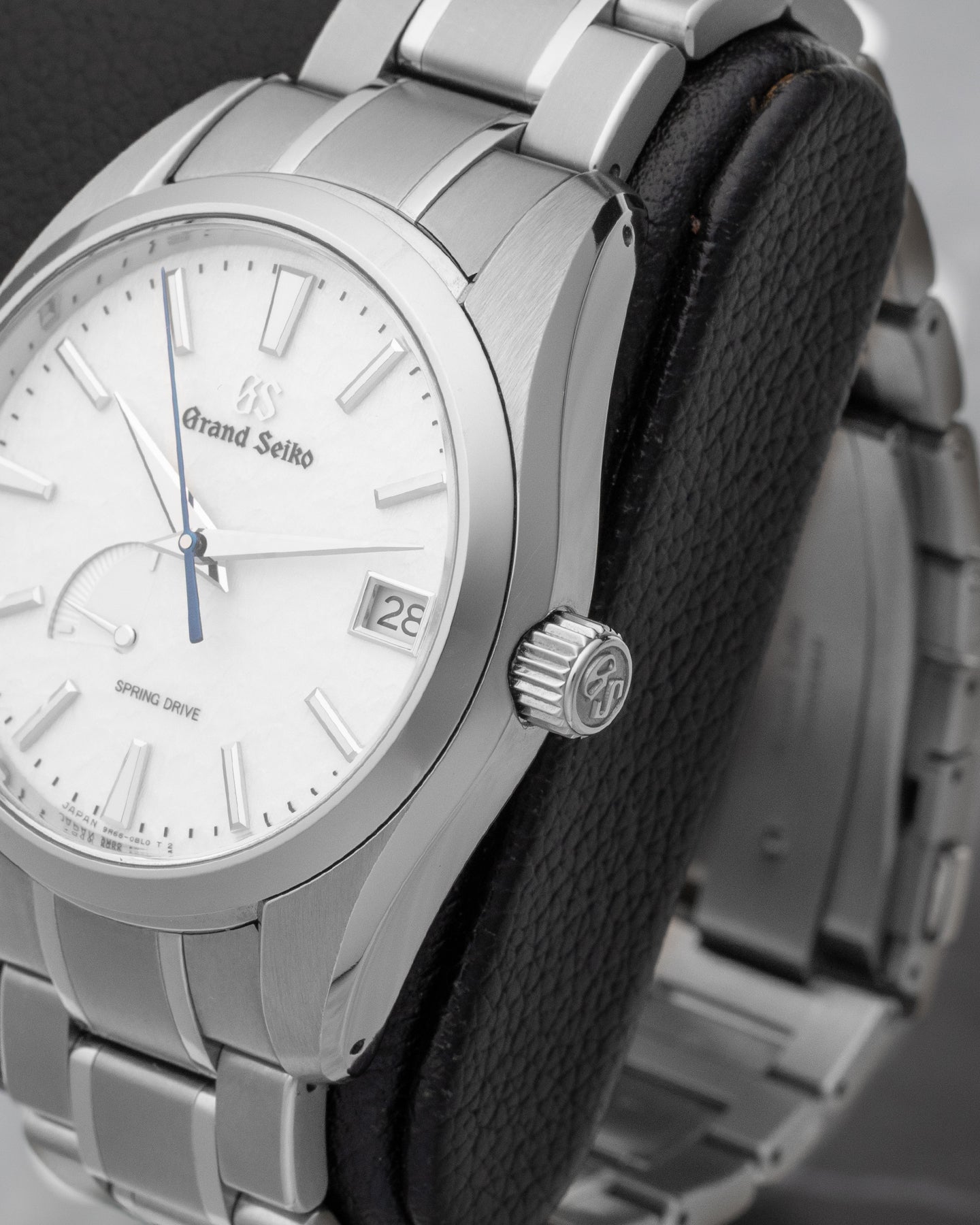 Snow White Grand Seiko Heritage Collection SBGA211 | Noah's Fine Watches Dallas, TX