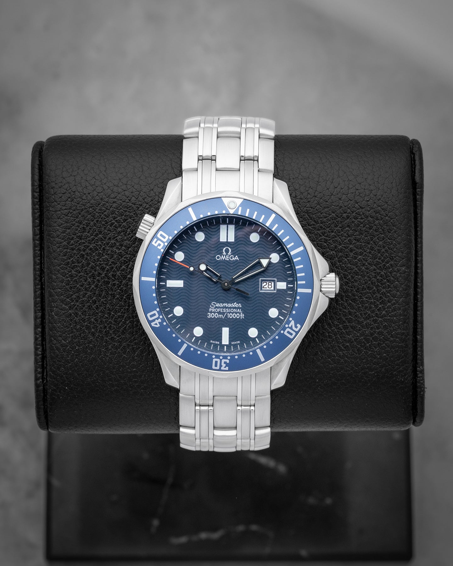 Omega Seamaster Quartz 2561.80 | Noah's Fine Watches Dallas, TX