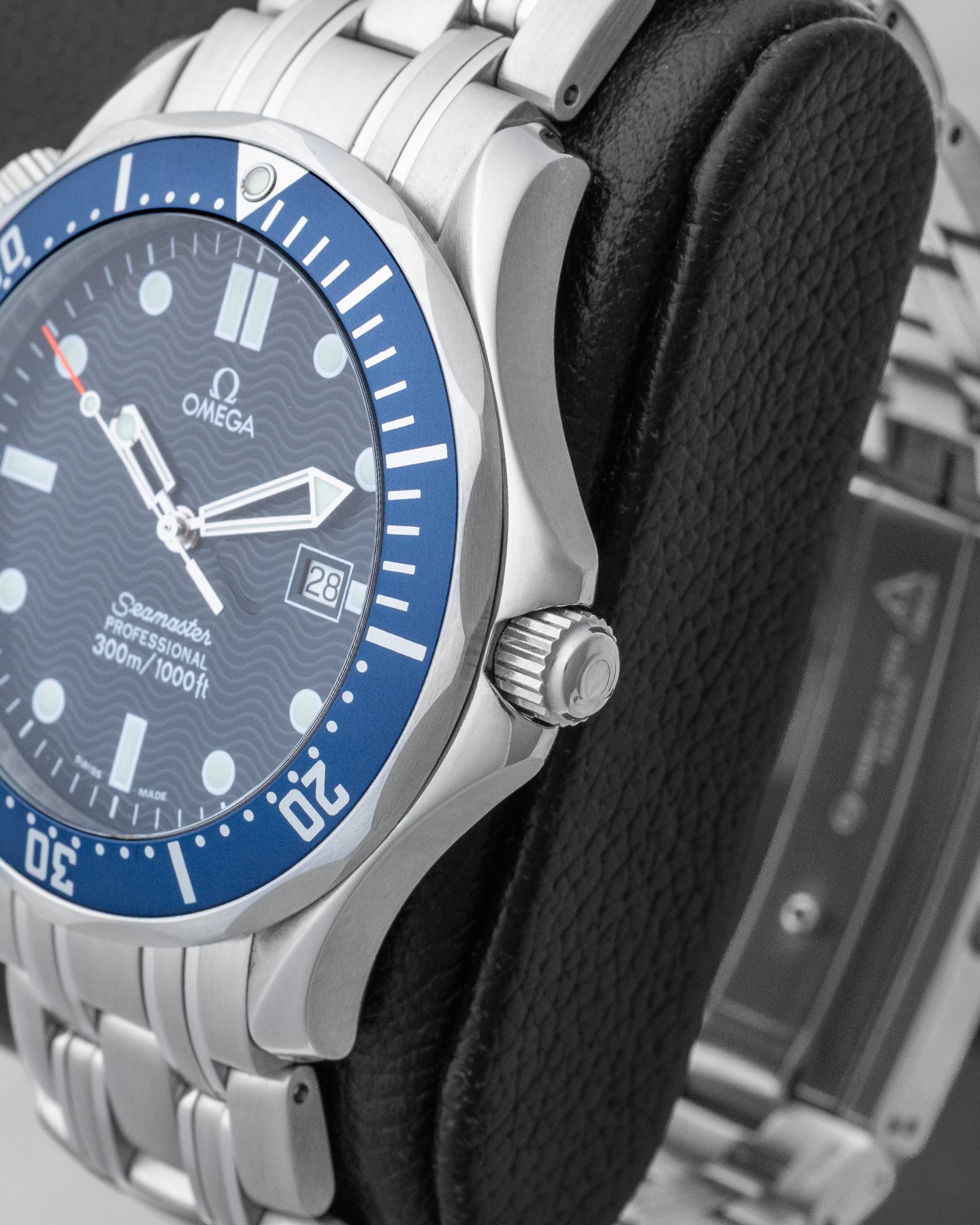 Omega Seamaster Quartz 2561.80 | Noah's Fine Watches Dallas, TX