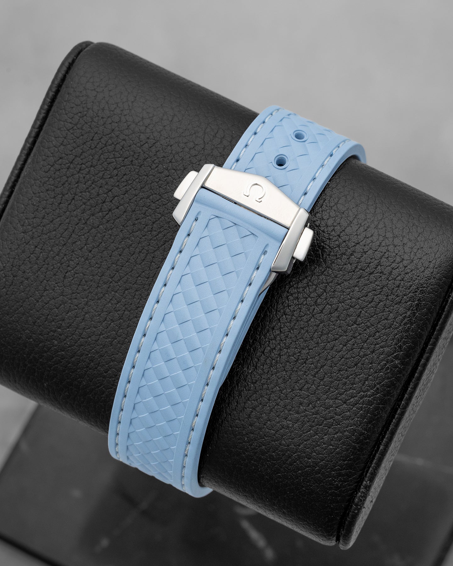 Summer Blue Omega Seamaster Aqua Terra | Noah's Fine Watches Dallas, TX