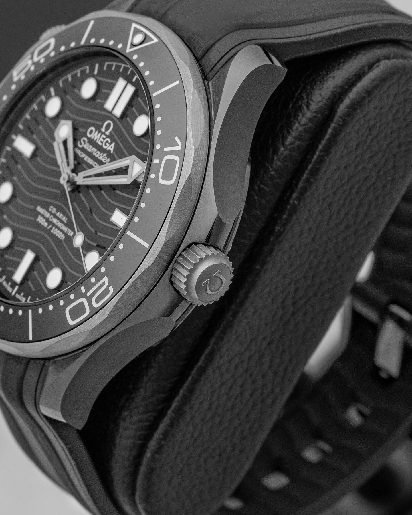 Ceramic Omega Seamaster Diver 300m 210.92.44.20.01.001 | Noah's Fine Watches Dallas, Texas