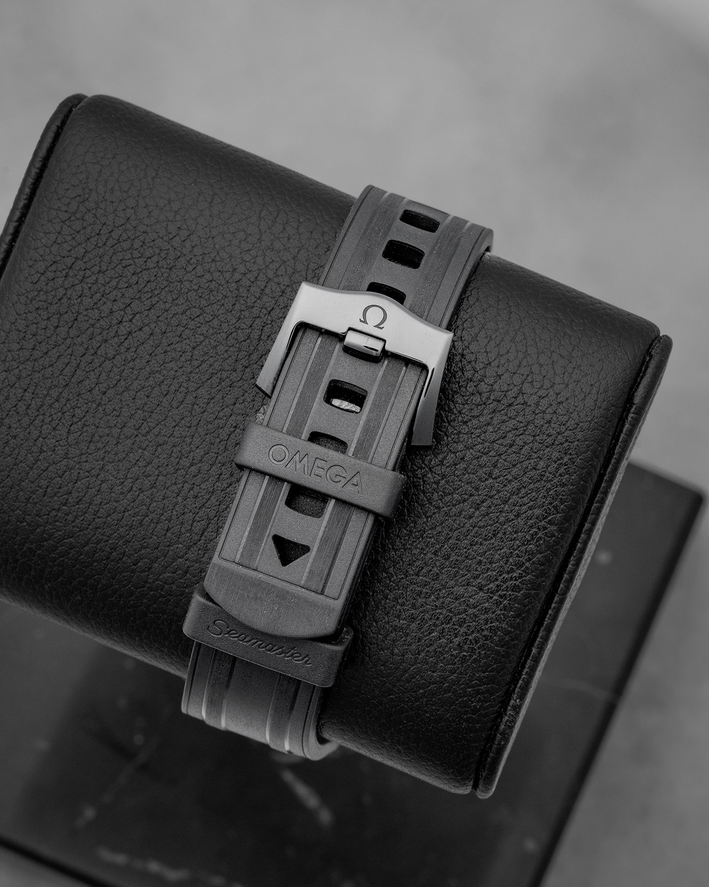 Ceramic Omega Seamaster Diver 300m 210.92.44.20.01.001 | Noah's Fine Watches Dallas, Texas