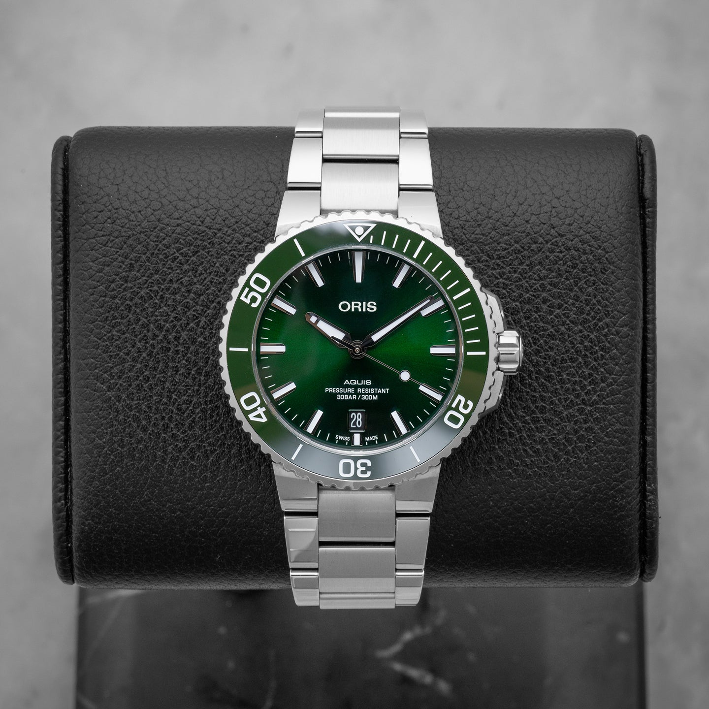 Green Oris Aquis Date 01 733 7732 4157-07 8 21 05PEB | Noahs Fine Watches Dallas, Texas