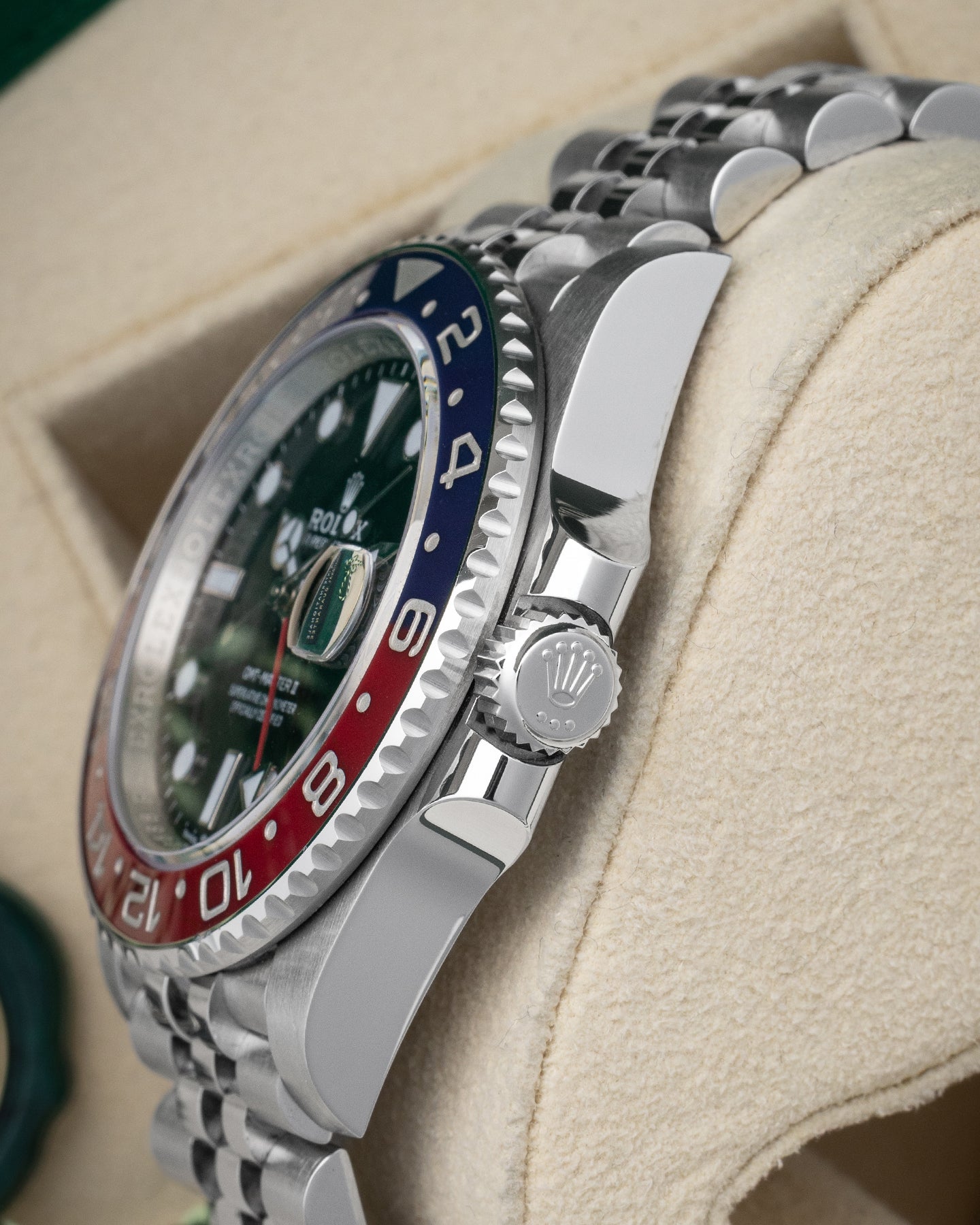 Rolex GMT-Master II Pepsi 126710BLRO