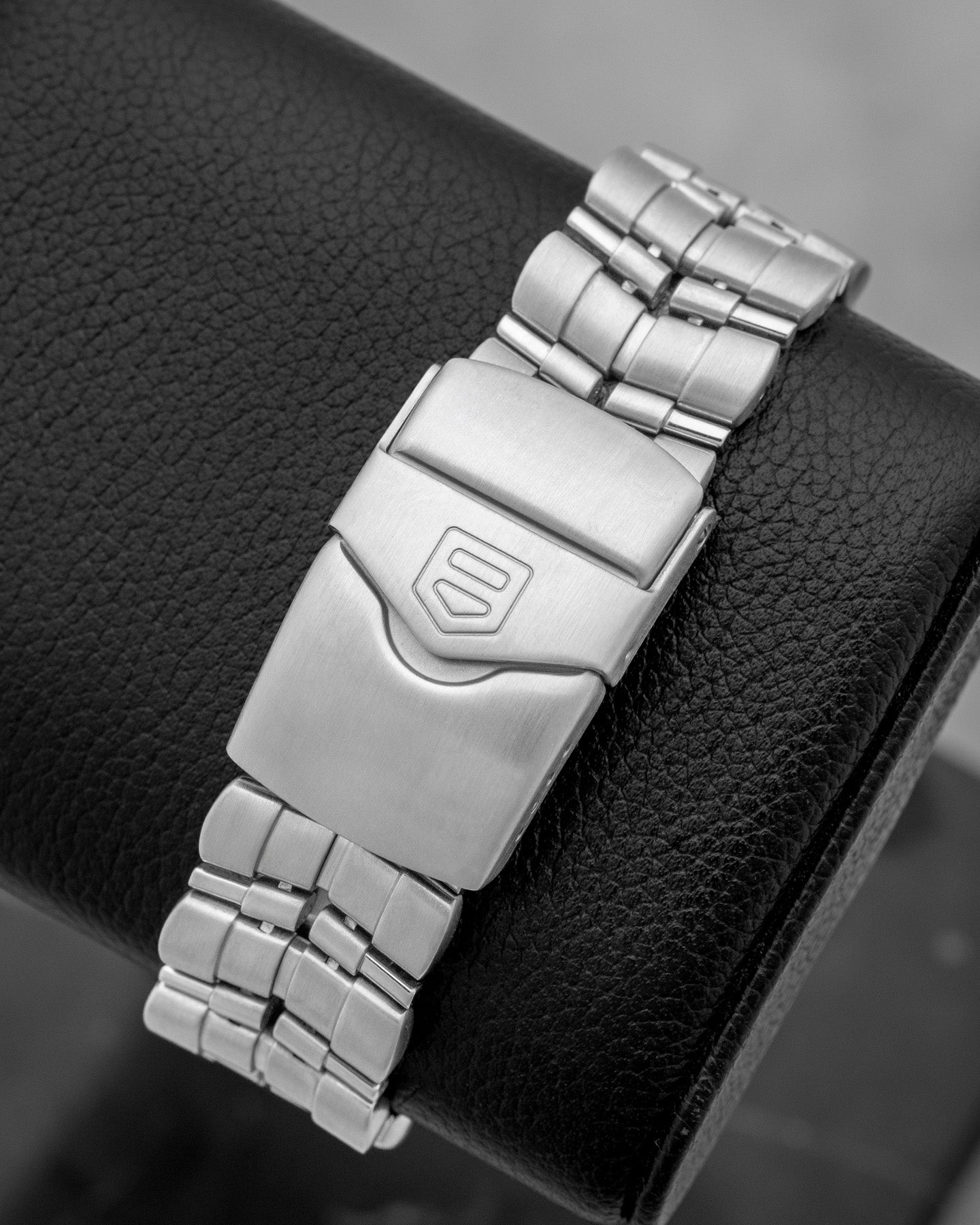 Tag Heuer Professional 6000 WH1111-K1 White Watch | Noah's Fine Watches and Jewelry Dallas