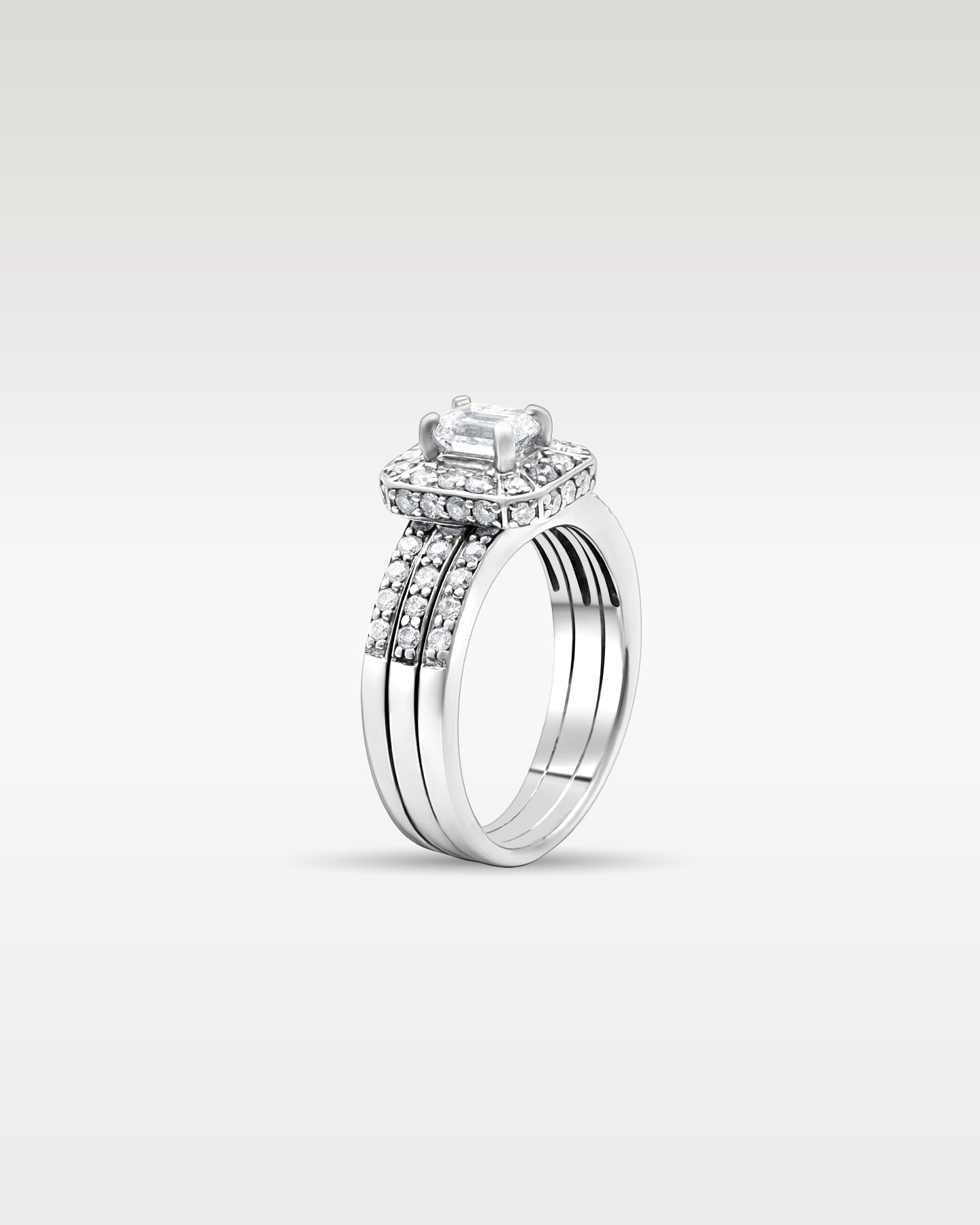 14k White Gold Emerald Halo Diamond Engagement Ring | Noah’s Fine Jewelry Dallas
