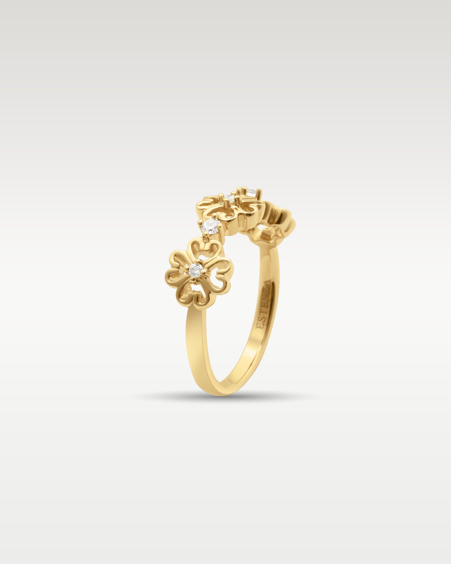 14k Yellow Gold Three Flower Diamond Ring | Noah's Fine Jewelry TX