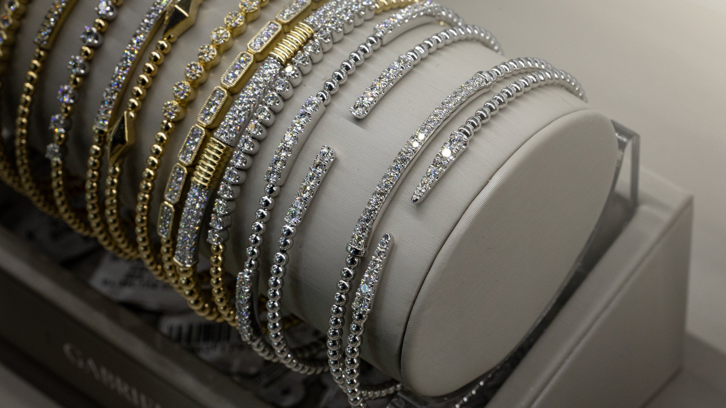How to Choose a Gold Bracelet for Everyday Wear