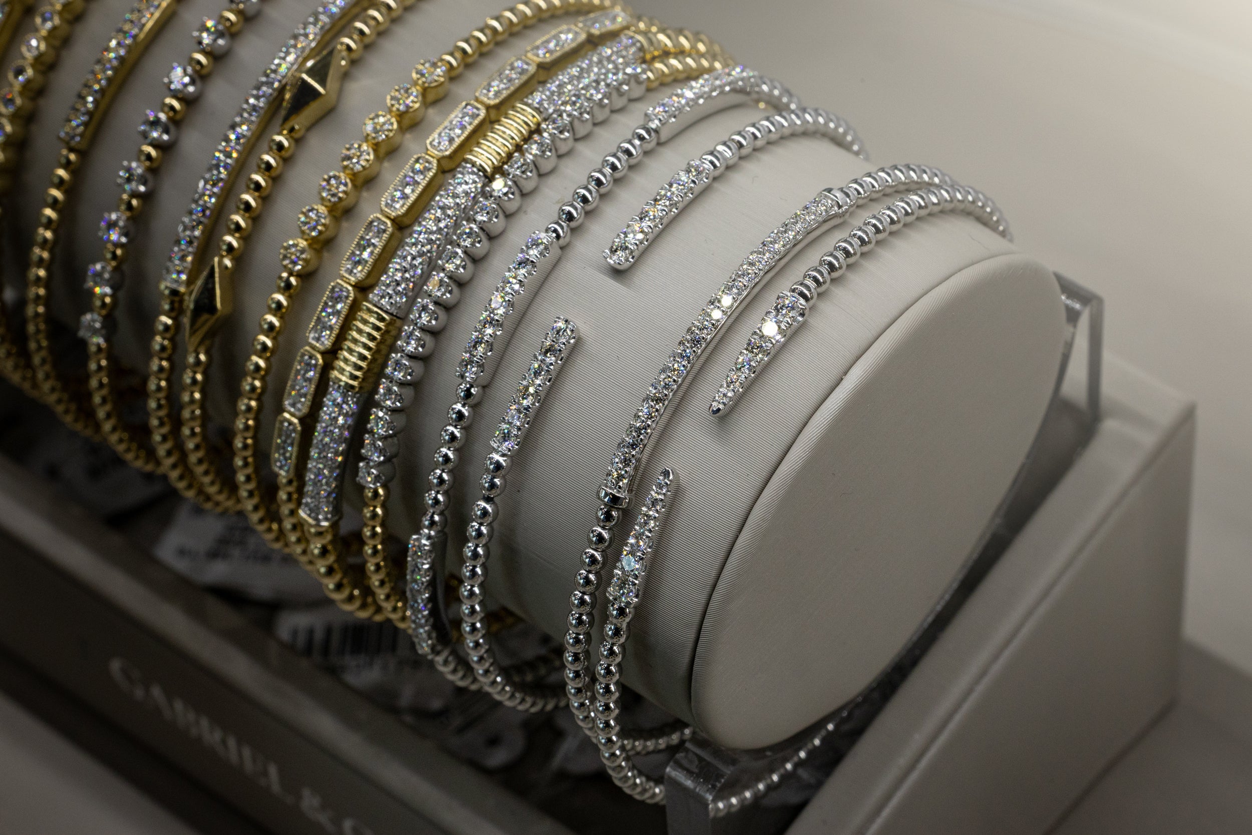 How to Choose a Gold Bracelet for Everyday Wear