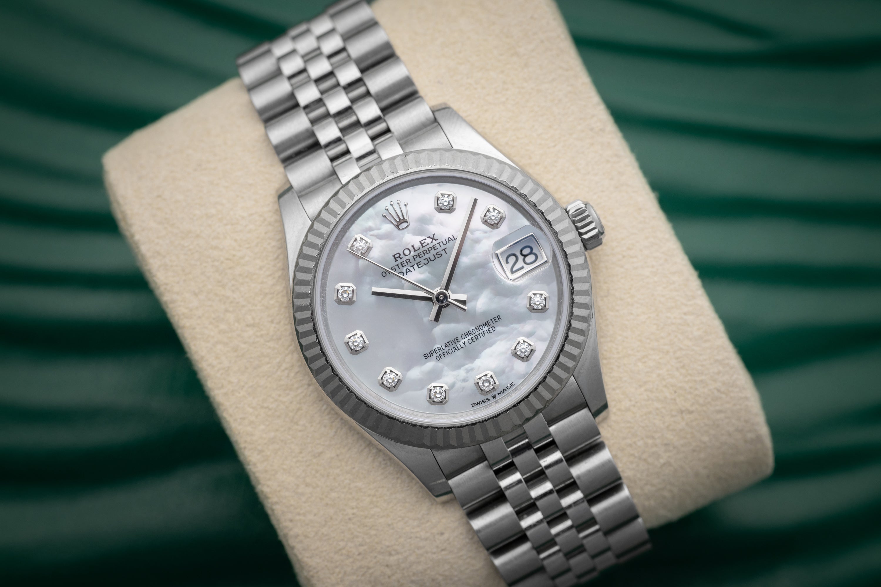 Luxury Watches for Women: Iconic Style