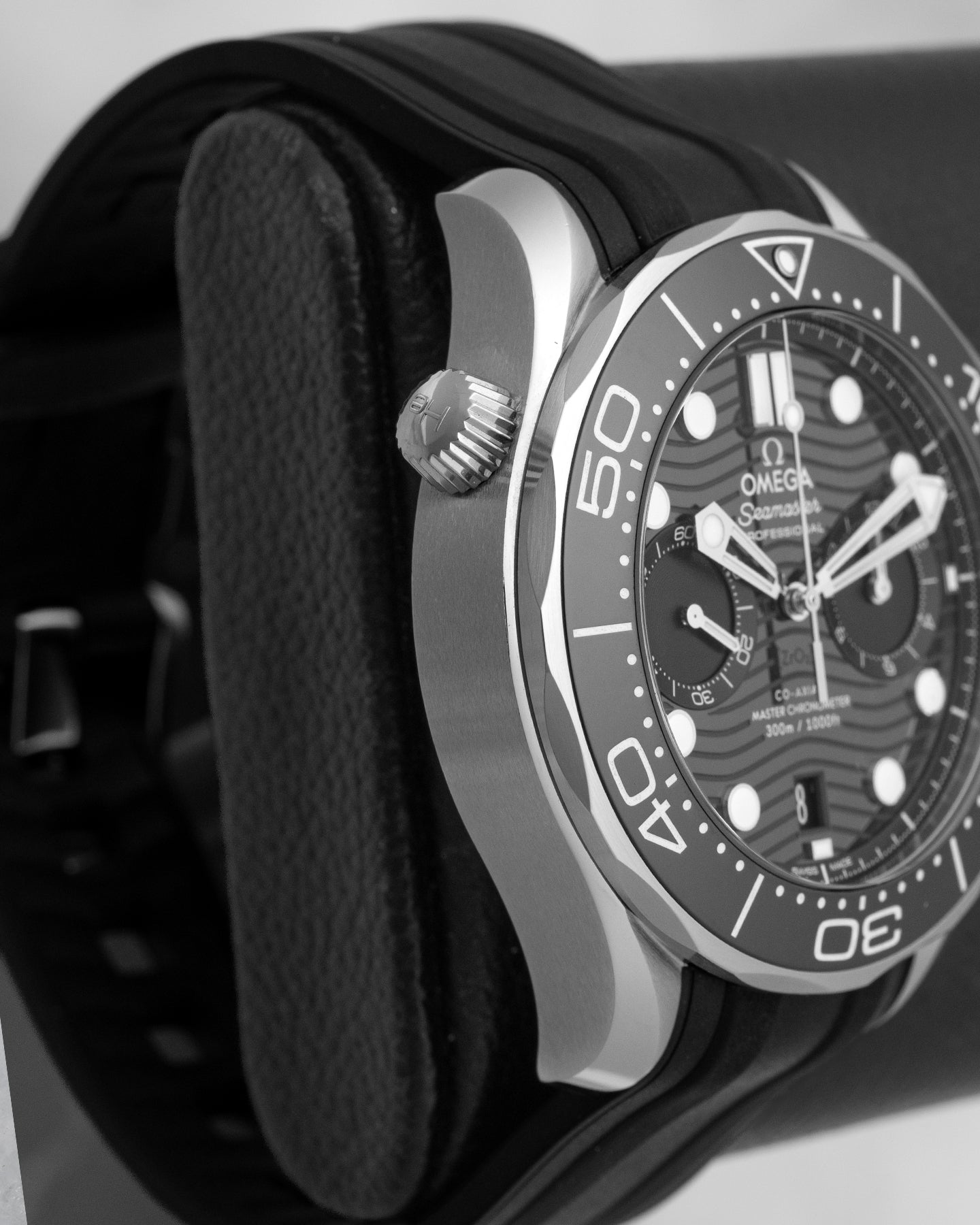 Omega Seamaster Diver 300M 210.32.44.51.01.001 | Noahs Fine Jewelry & Watches USA