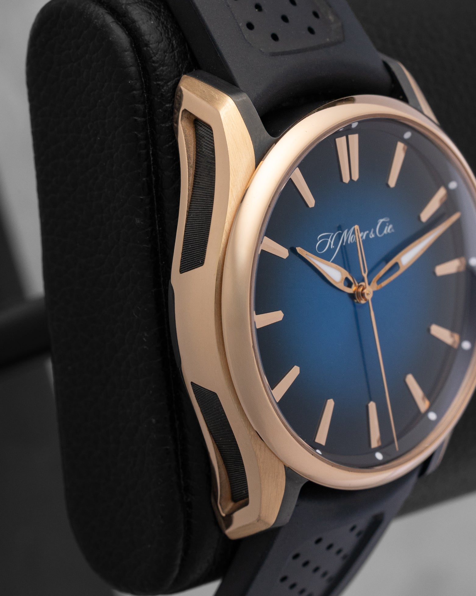H. Moser & Cie. Pioneer Centre Seconds 3200-0903