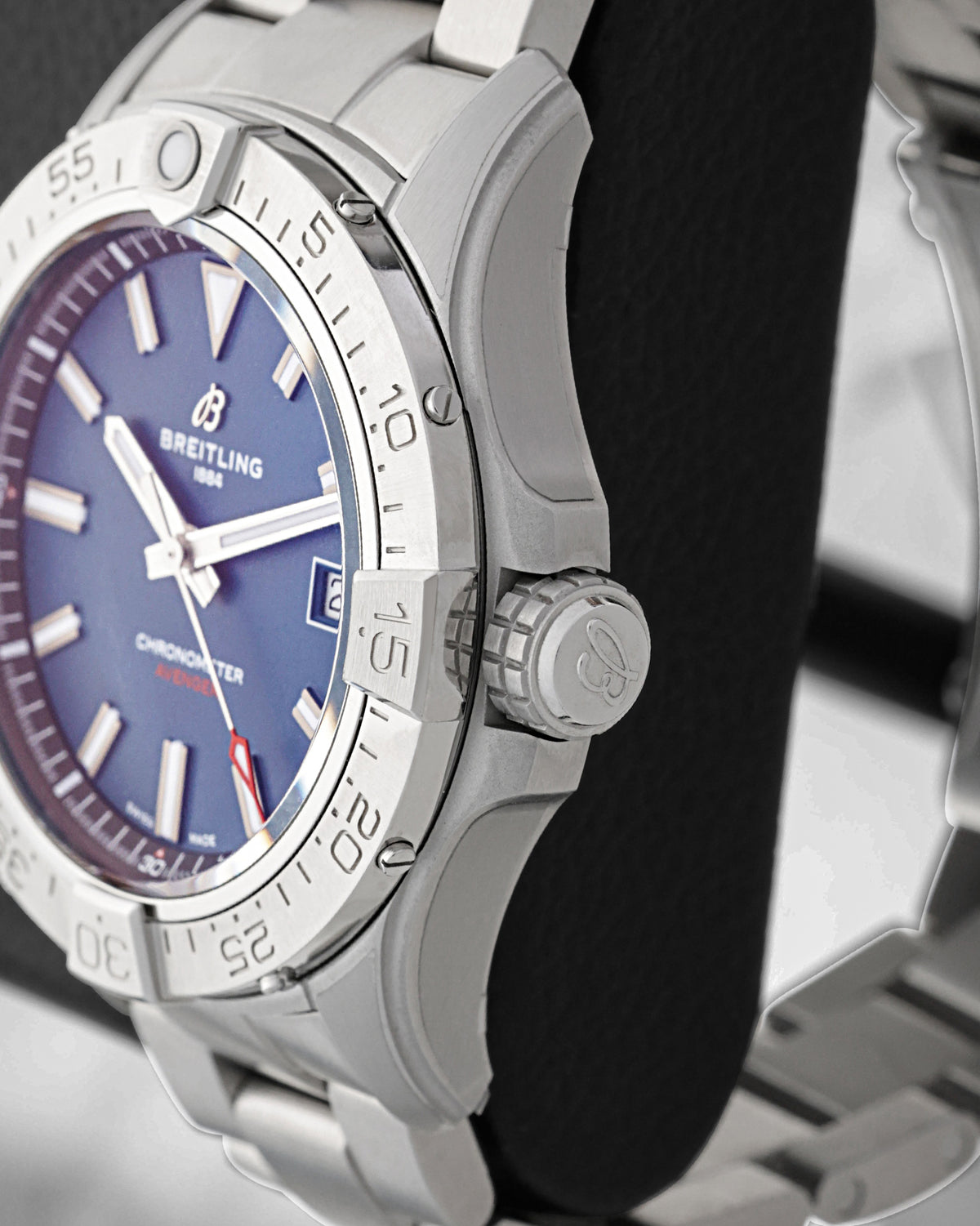 Breitling Avenger Automatic 42 A17328