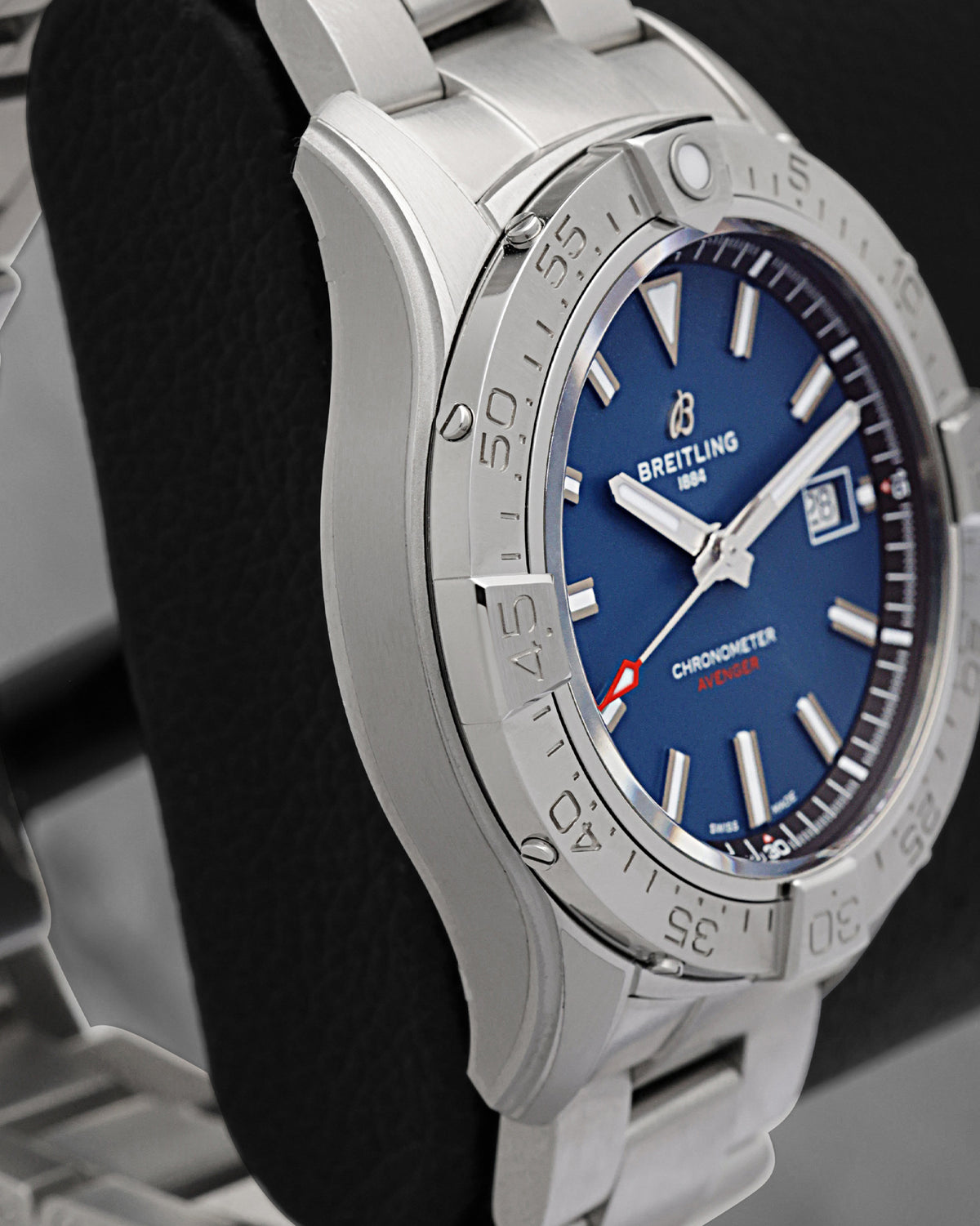 Breitling Avenger Automatic 42 A17328