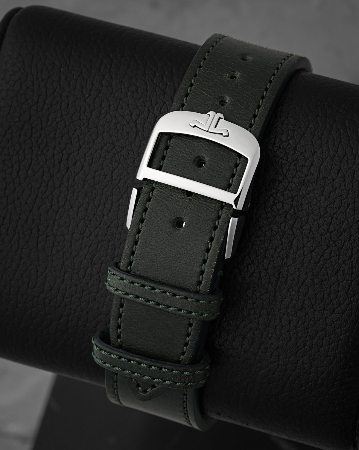 Jaeger-LeCoultre Reverso Tribute Q3978430 | Noah's Fine Watches & Jewelry