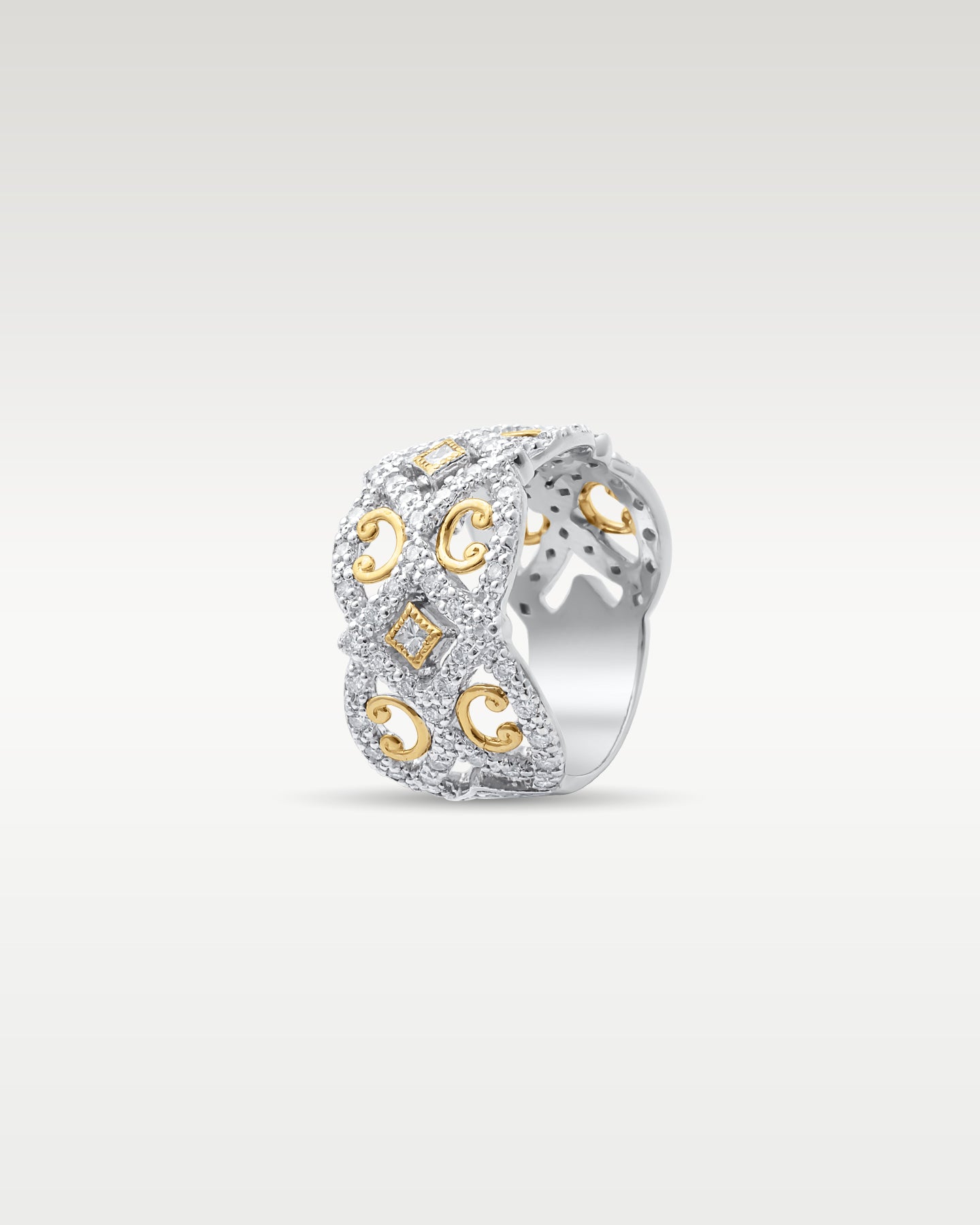 White and Yellow Gold Diamond Cluster Ring | Noah's Fine Jewelry Frisco