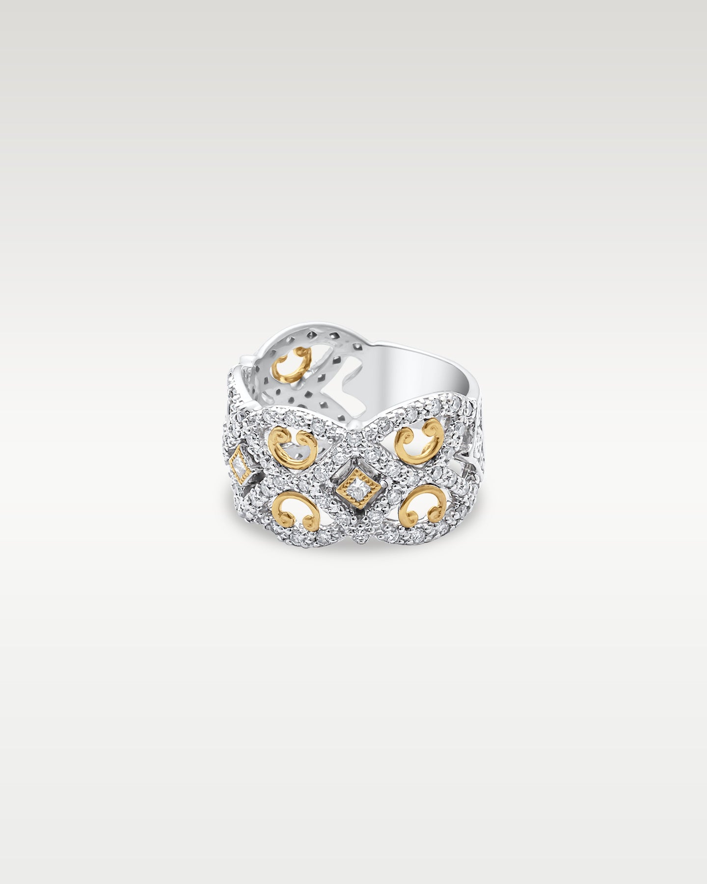 White and Yellow Gold Diamond Cluster Ring | Noah's Fine Jewelry Frisco