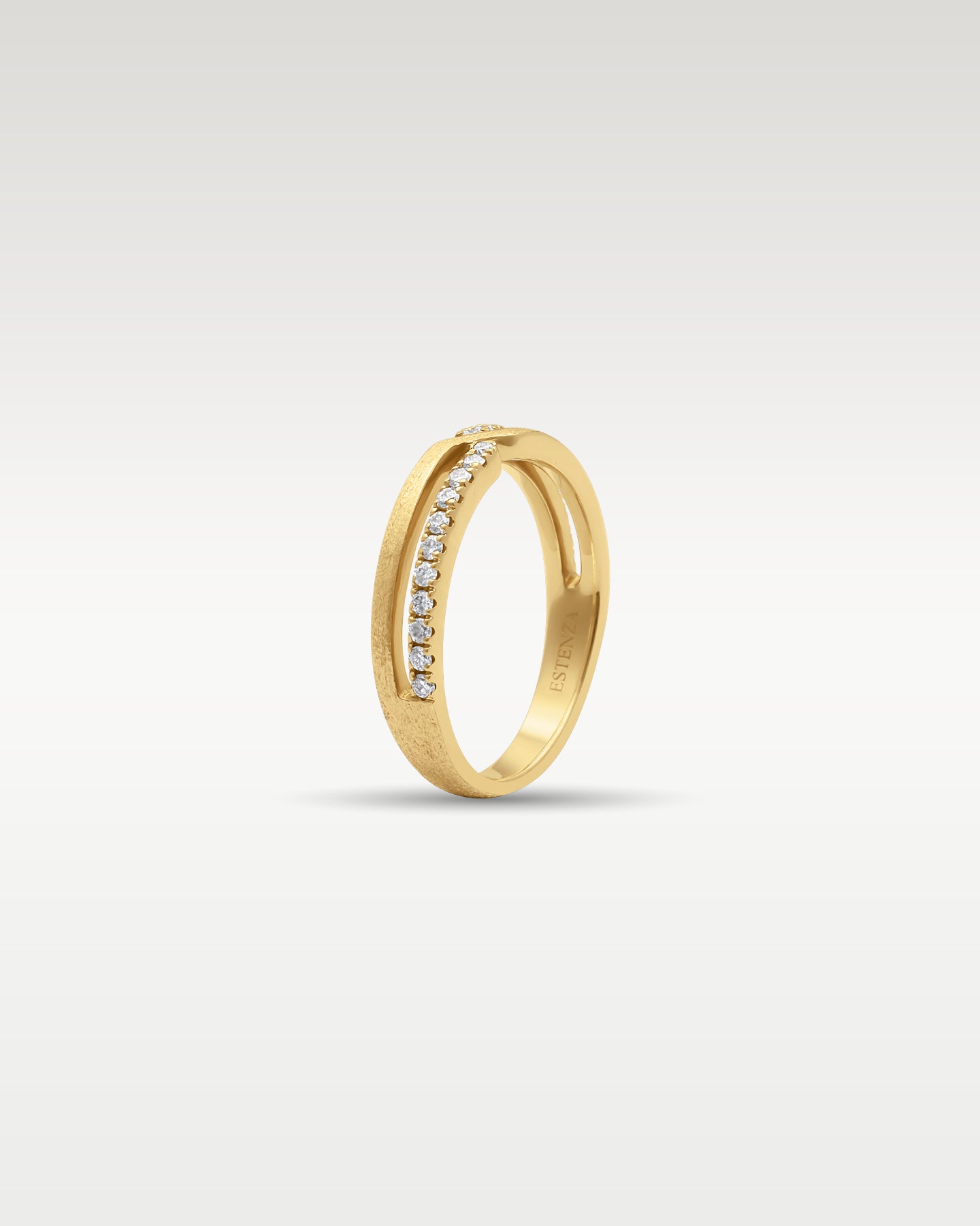 Yellow Gold Diamond Intertwined Band | Noah's Fine Jewelry Frisco, TX