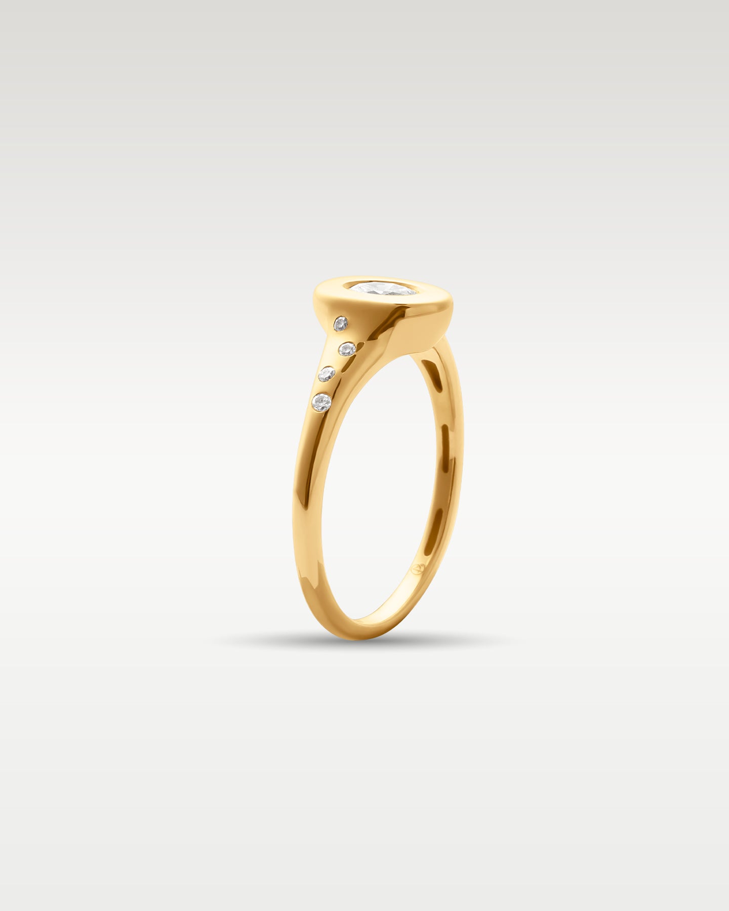 Yellow Gold Oval Diamond Signet Ring | Noah's Fine Jewelry Dallas, TX