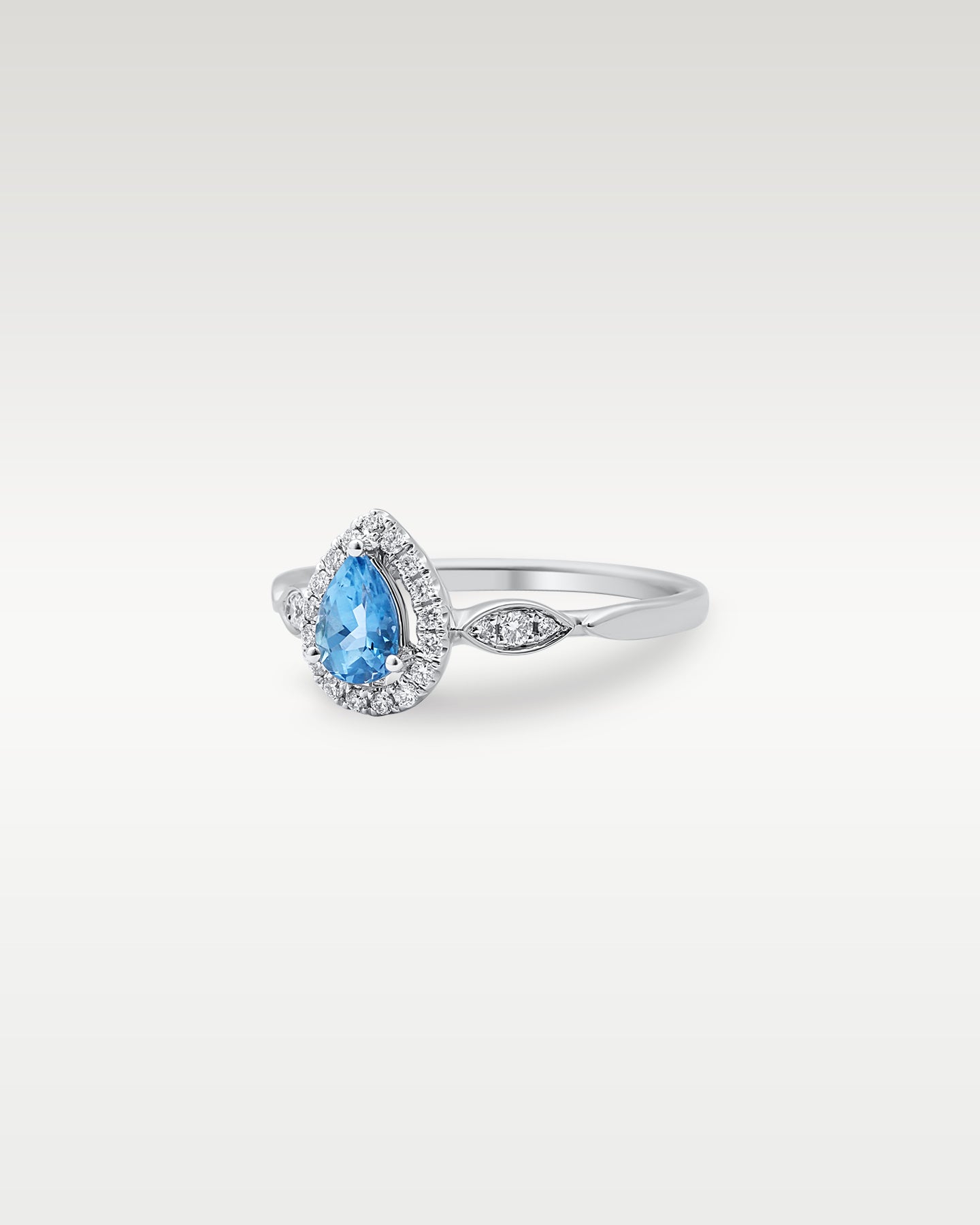 18K Gold Aquamarine & Pear Diamond Ring | Noah's Fine Jewelry Dallas, Texas