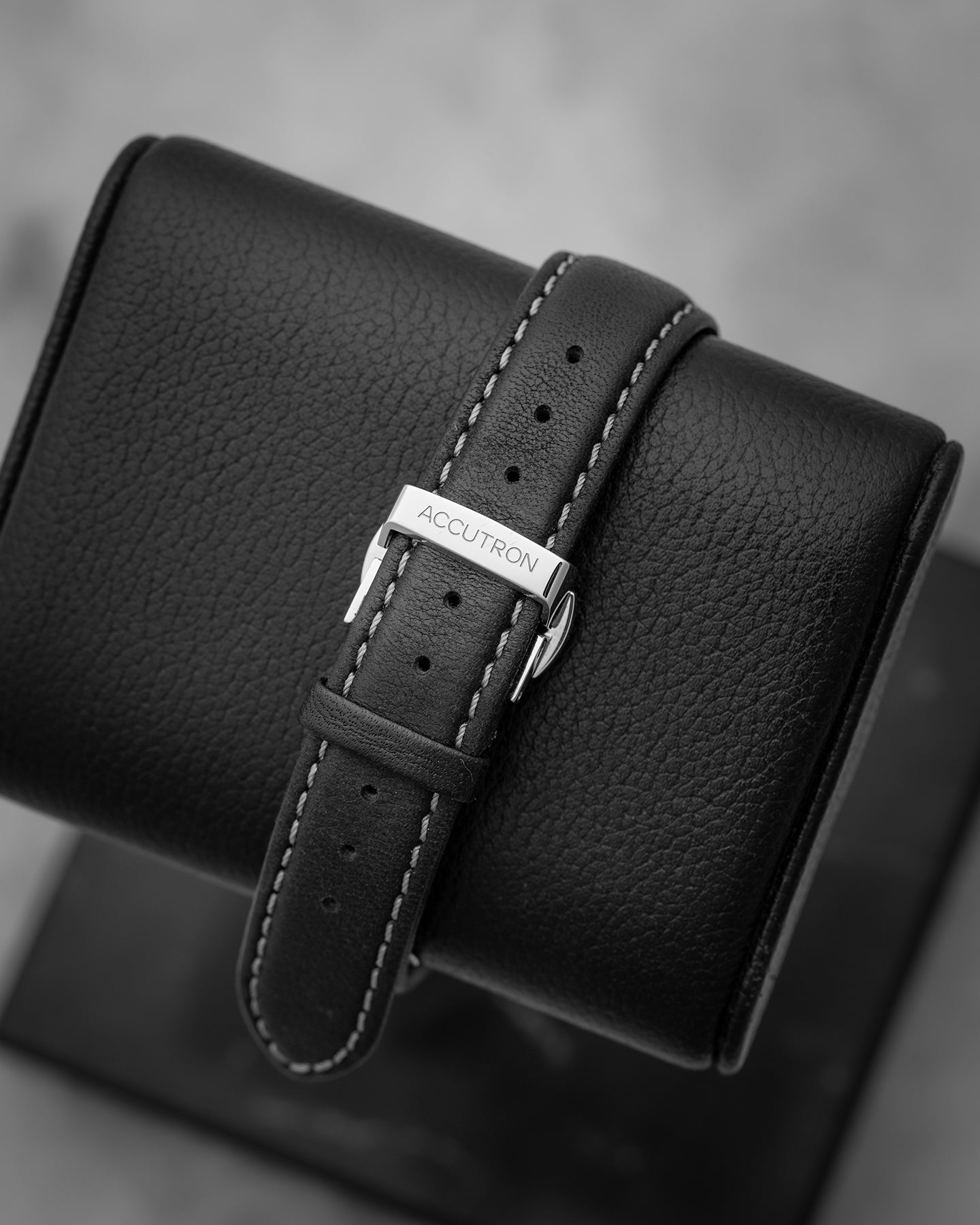 38.5 Teal Accutron Legacy 2SW6B002 | Noah's Fine Watches DFW, TX