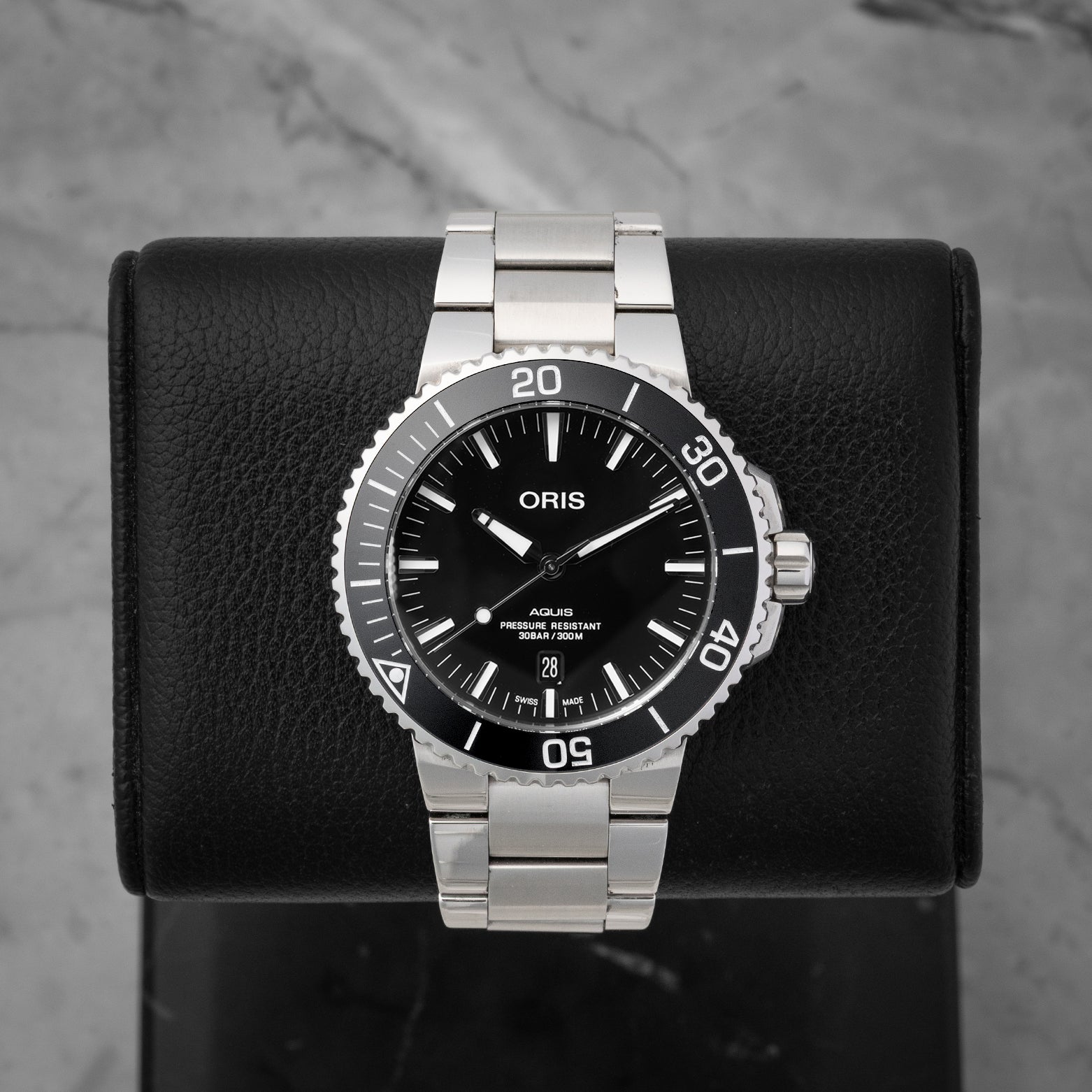 black dial Oris Aquis Date 01 733 7789 4154 | Noah's Fine Watches Dallas