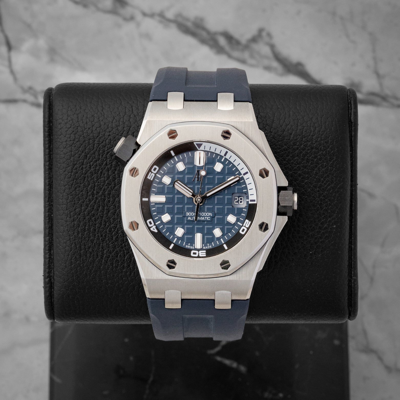 AP Royal Oak Offshore Diver 15720ST | Noahs Fine Watches & Jewelry Dallas