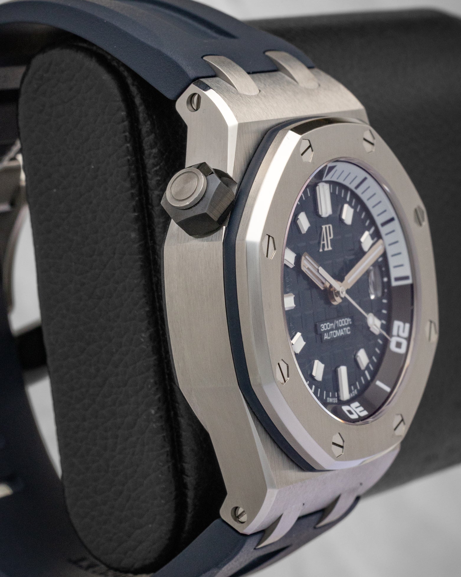 AP Royal Oak Offshore Diver 15720ST | Noahs Fine Watches & Jewelry Dallas