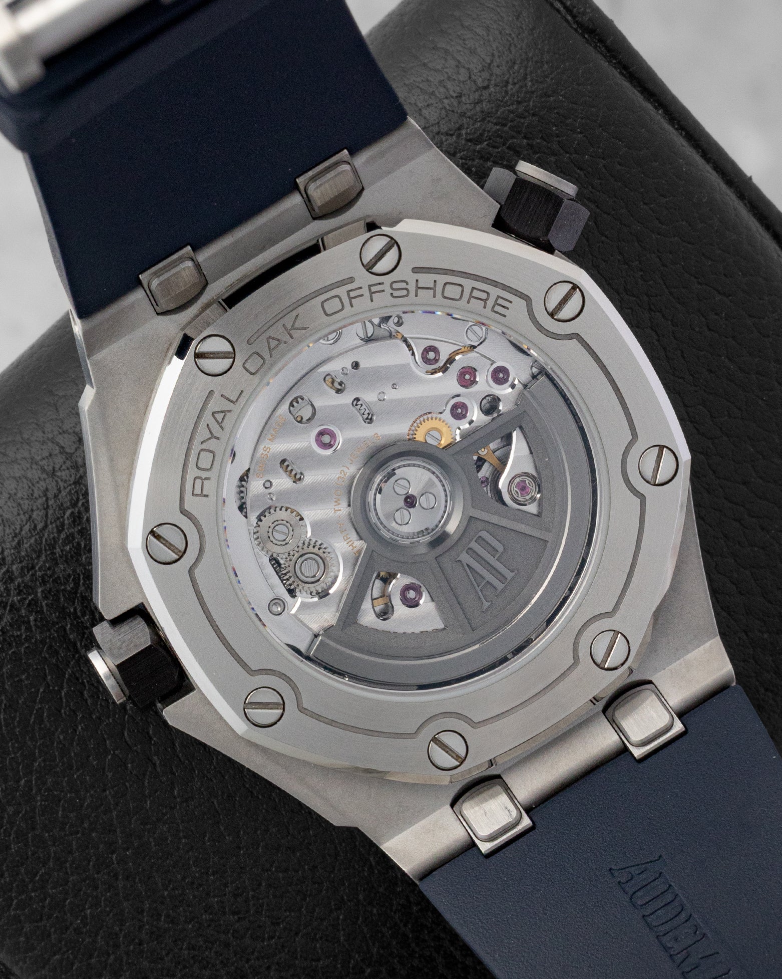 AP Royal Oak Offshore Diver 15720ST | Noahs Fine Watches & Jewelry Dallas