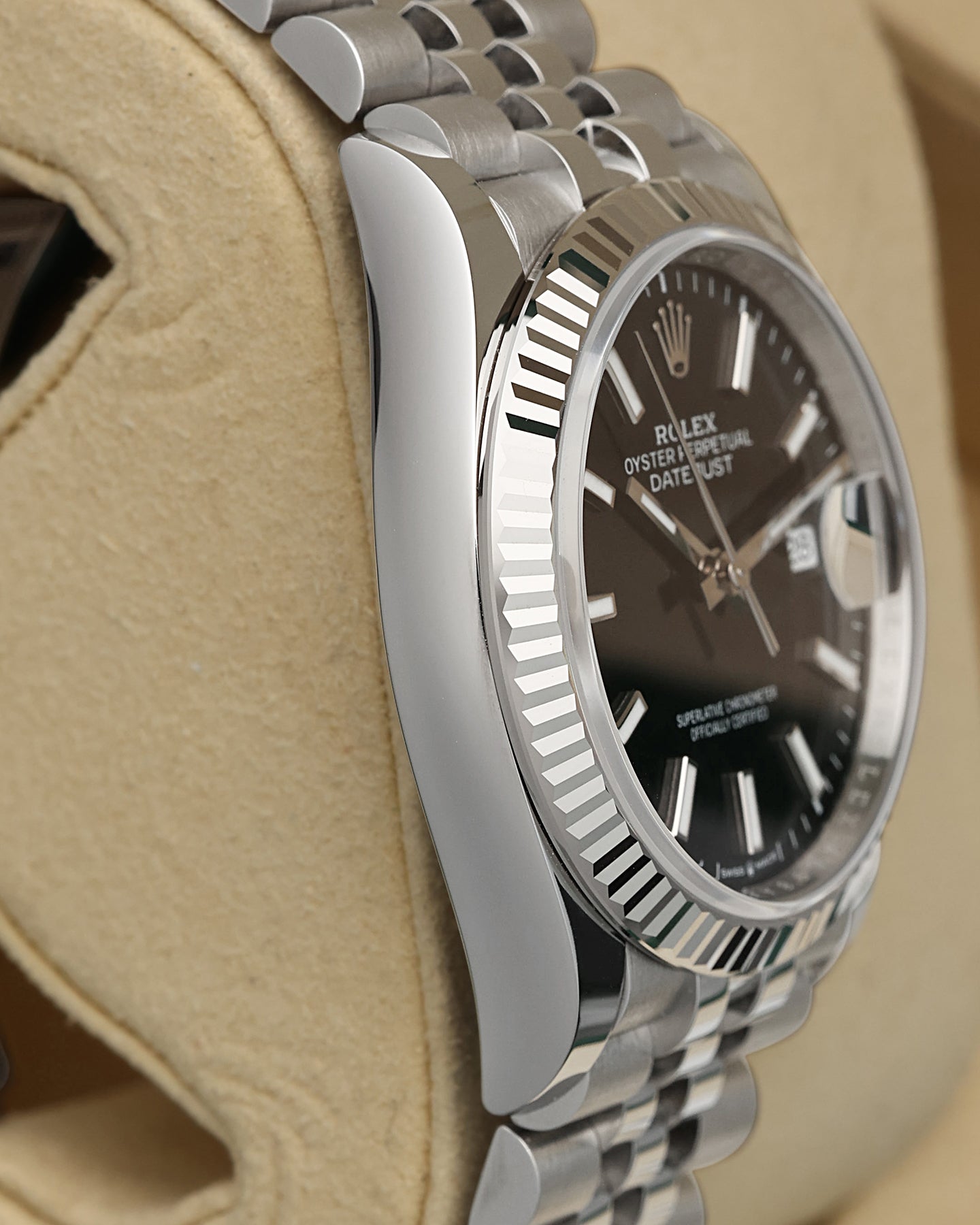 ナルディ36 Rolex Datejust 36 Black 126234 – Noah's Fine Watches & Jewelry