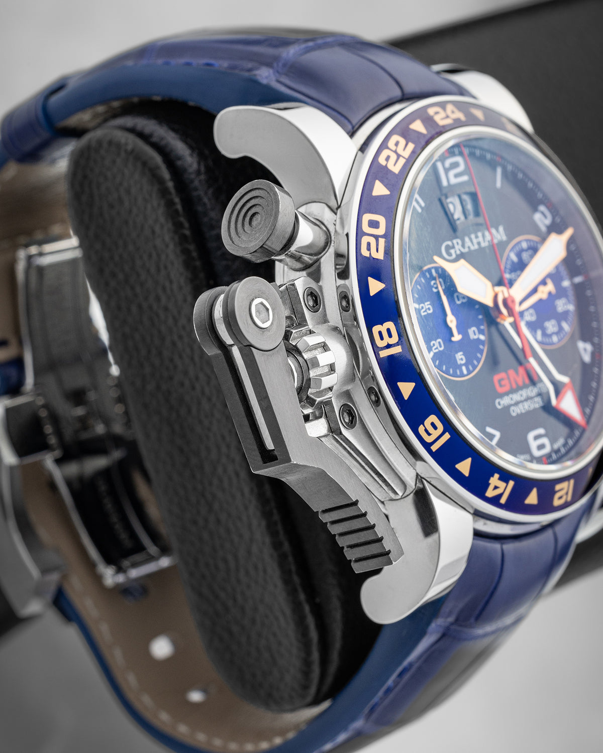 Graham Chronofighter Oversize GMT Steel – Noah display picture 3