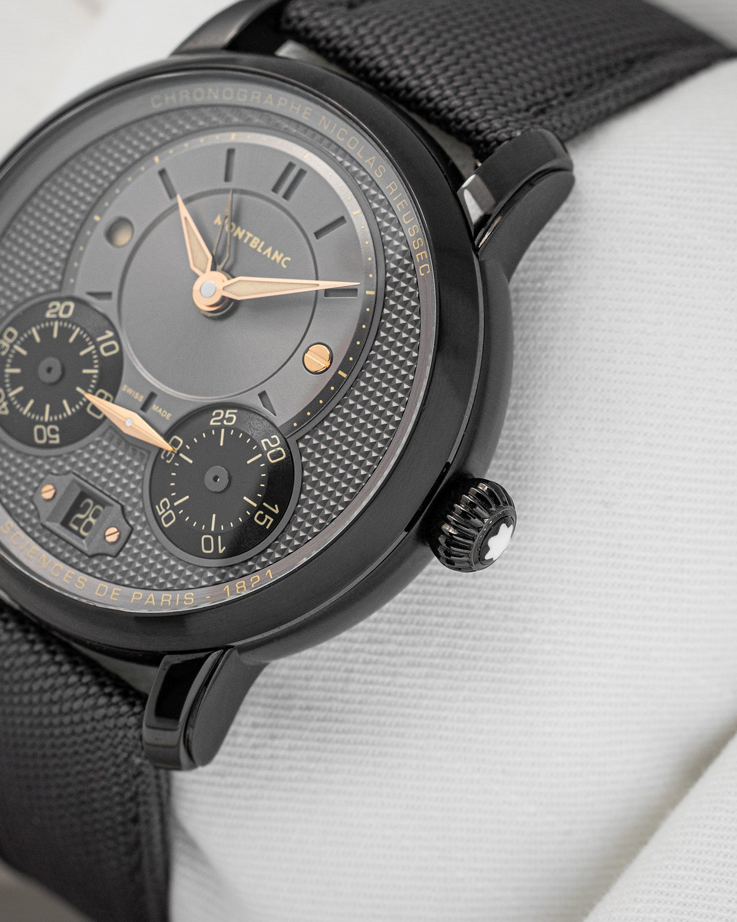 マレウスプラチナ28点 Introducing: Montblanc 1858 The Unveiled Secret Minerva Monopusher