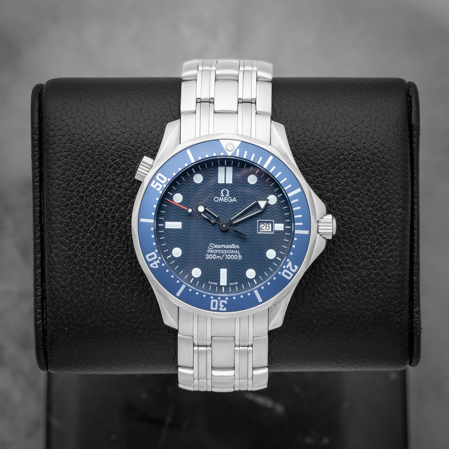 Omega Seamaster Quartz 2561.80 | Noah's Fine Watches Dallas, TX
