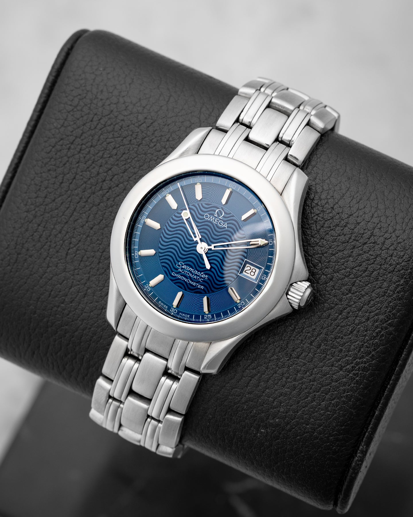 も*ん様 OMEGA Seamaster Professional 200M Omega Seamaster 36 Blue 2501.81 – Noah's Fine Watches & Jewelry