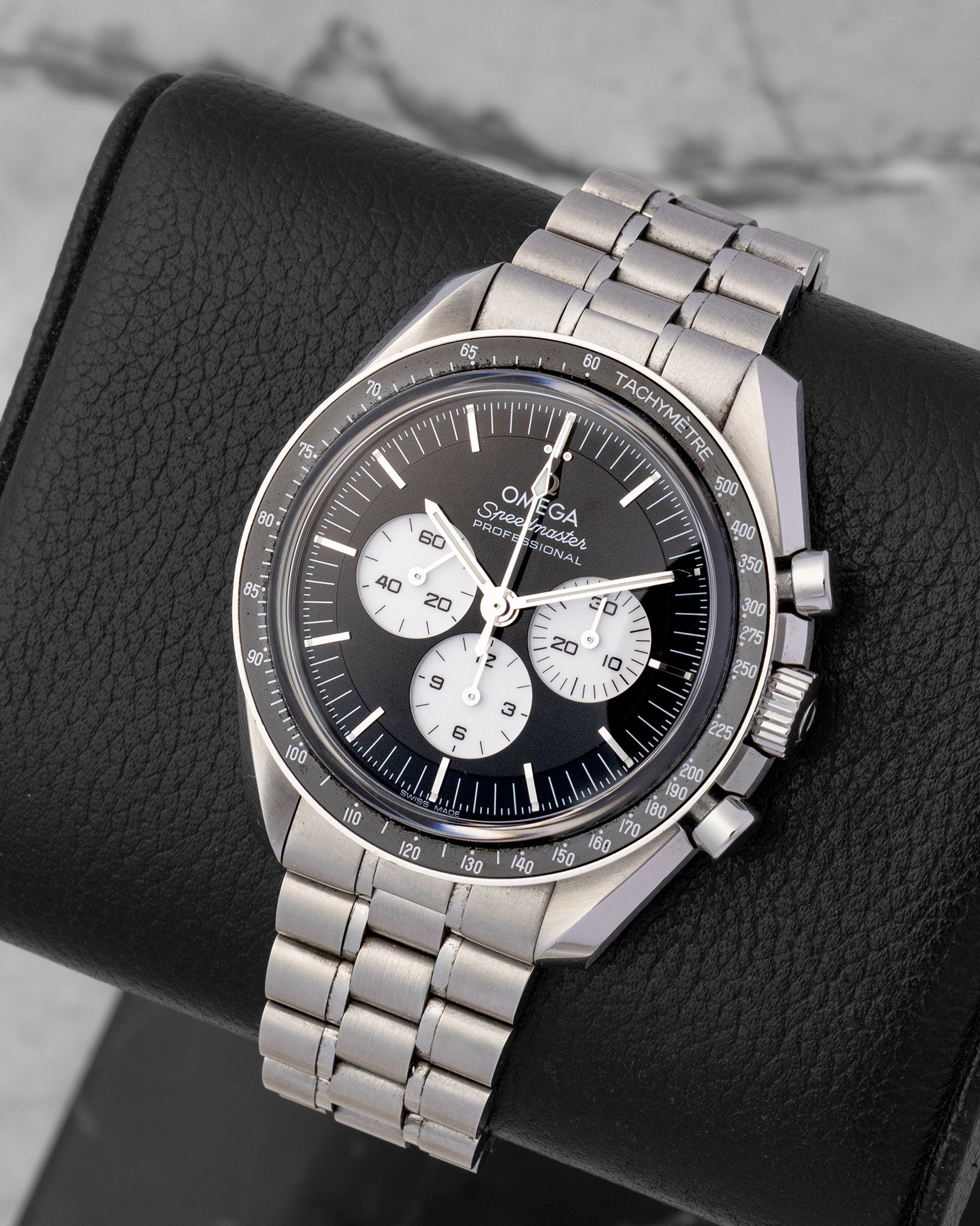 2026 Omega Speedmaster Moonwatch 42 31030425001004 | Noah's Fine Watches