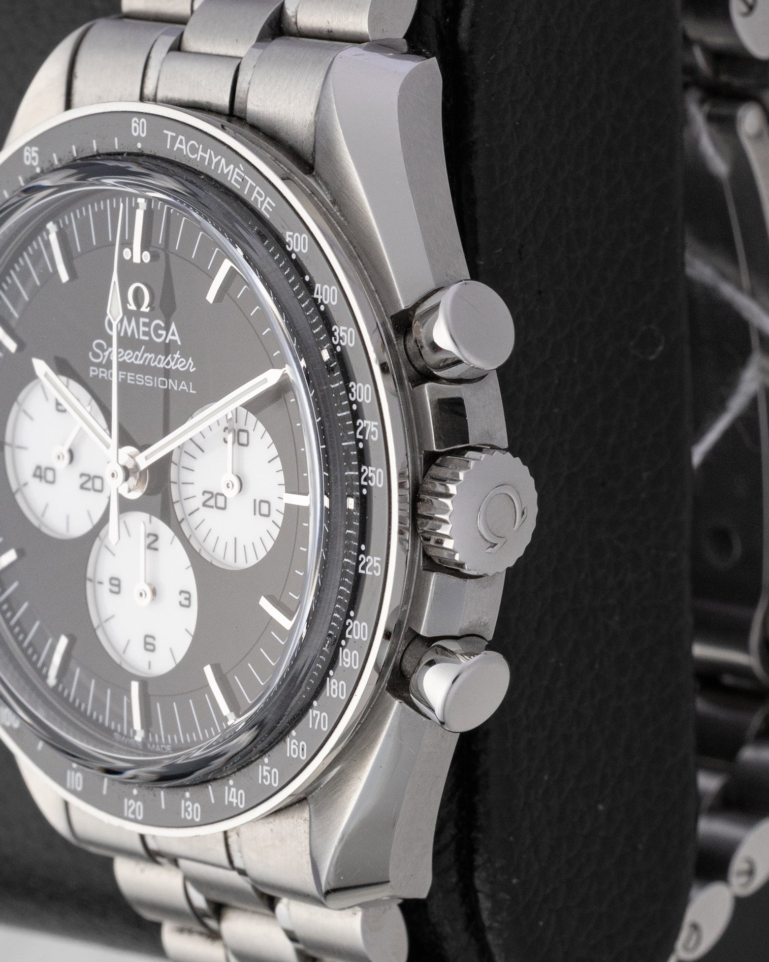 2026 Omega Speedmaster Moonwatch 42 31030425001004 | Noah's Fine Watches