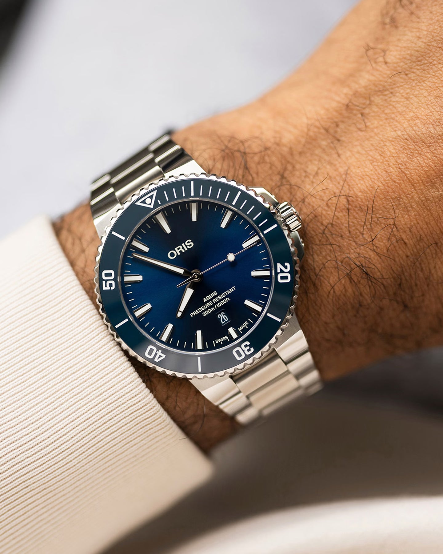 43.5mm Oris Aquis Date Steel Blue | Noah's Fine Watches Dallas, Texas