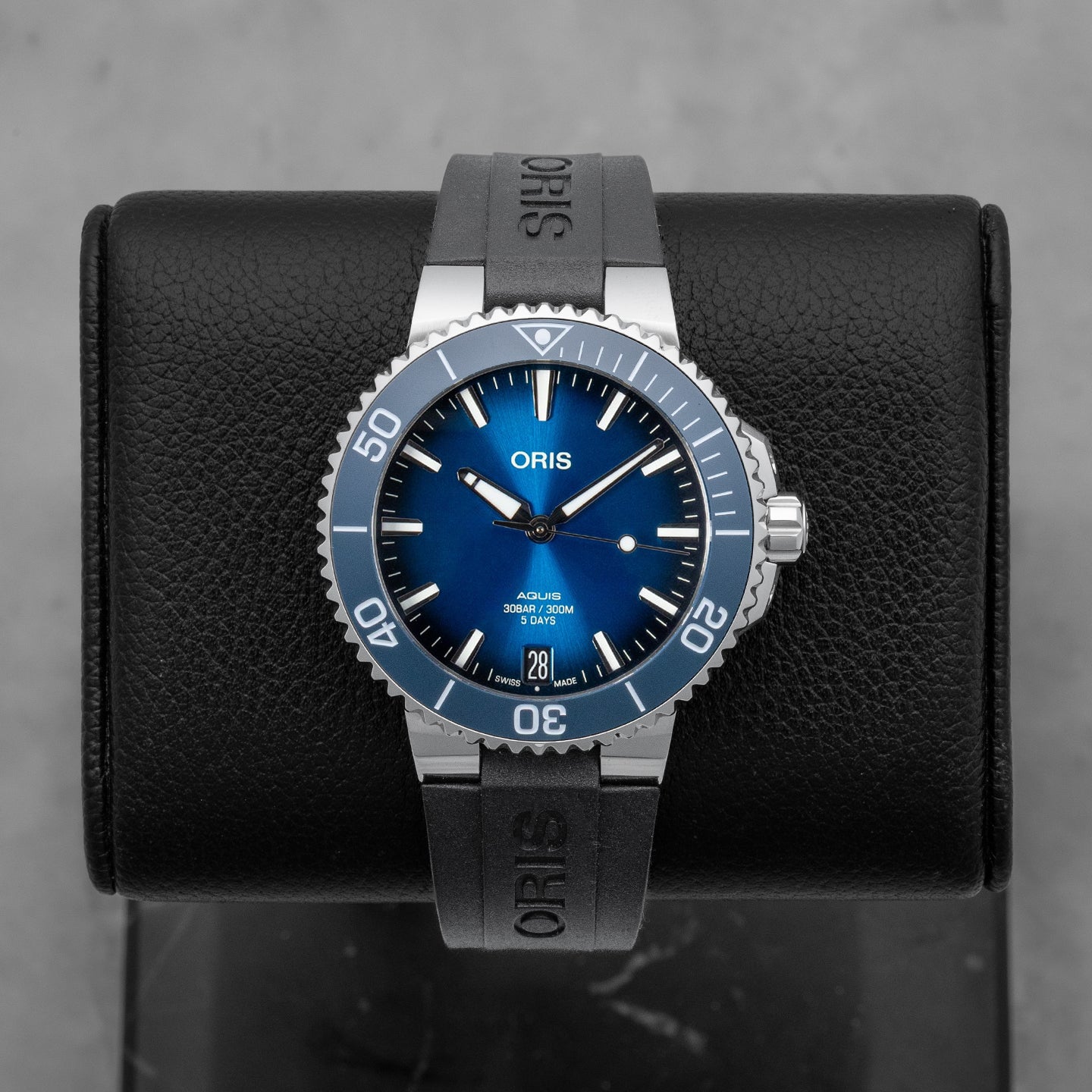 Oris Aquis Date Calibre 400 01 400 7769 4135 | Noah's Fine Watches Dallas, Texas
