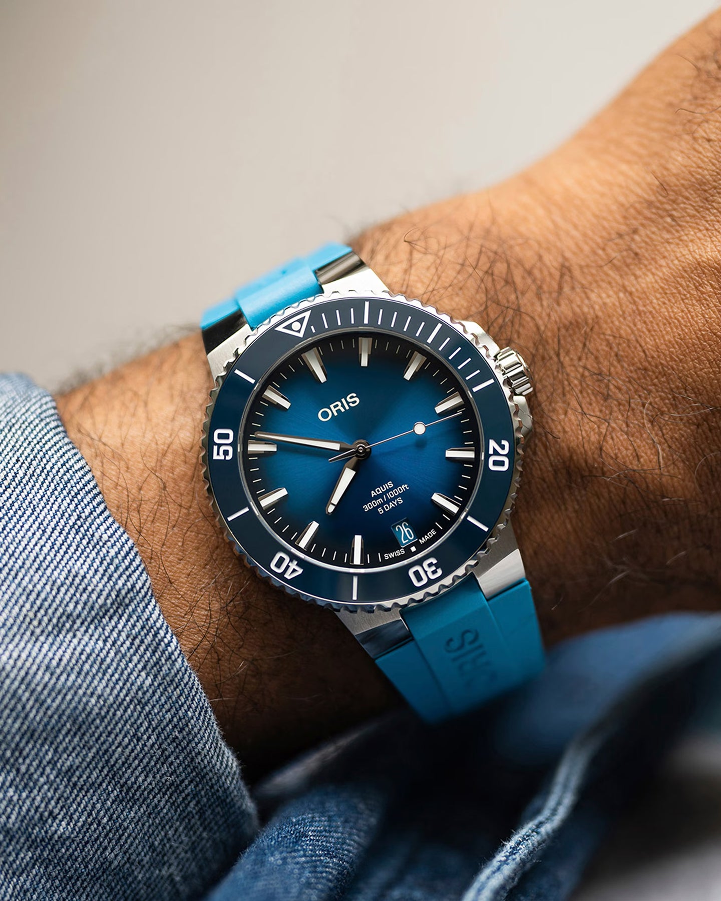 Steel Blue Oris Aquis Date Calibre 400 | Noah's Fine Watches Dallas, Texas