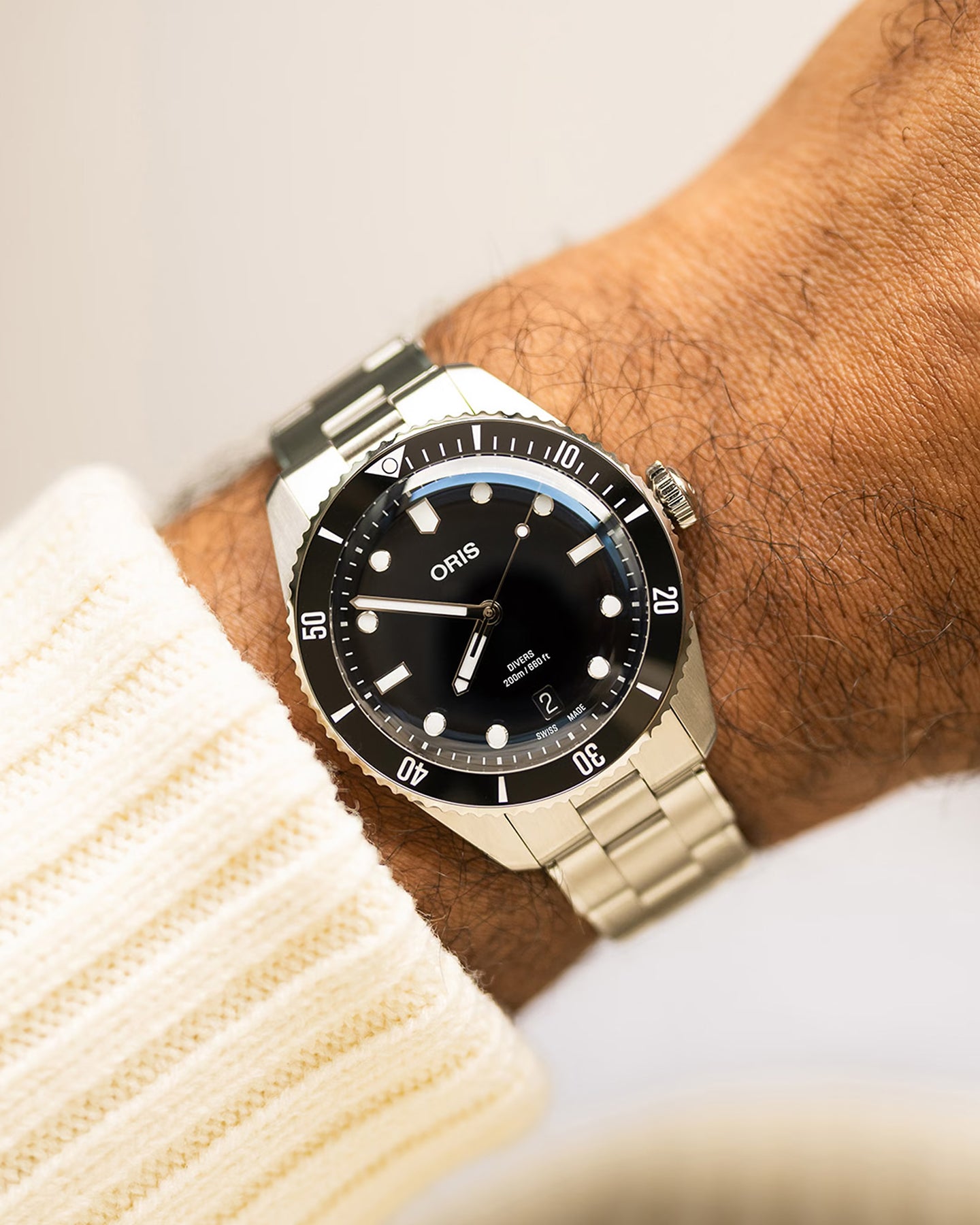 Steel Black 39mm Oris Divers Date | Noah's Fine Watches Dallas, Texas