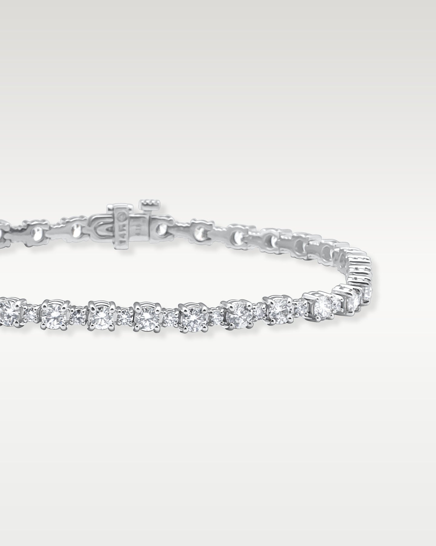 4.18ct Diamond White Gold Tennis Bracelet | Noah's Fine Jewelry and Watches