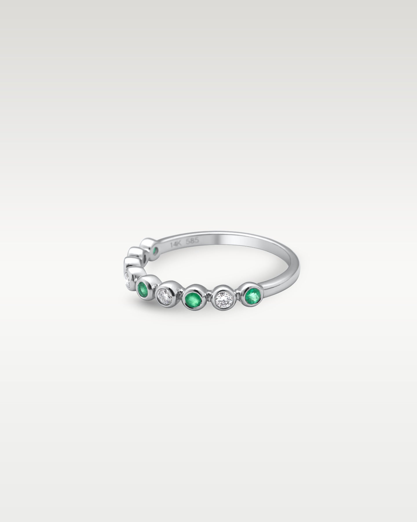 14k White Gold Round Emerald Diamond Ring | Noah's Fine Jewelry Frisco, TX
