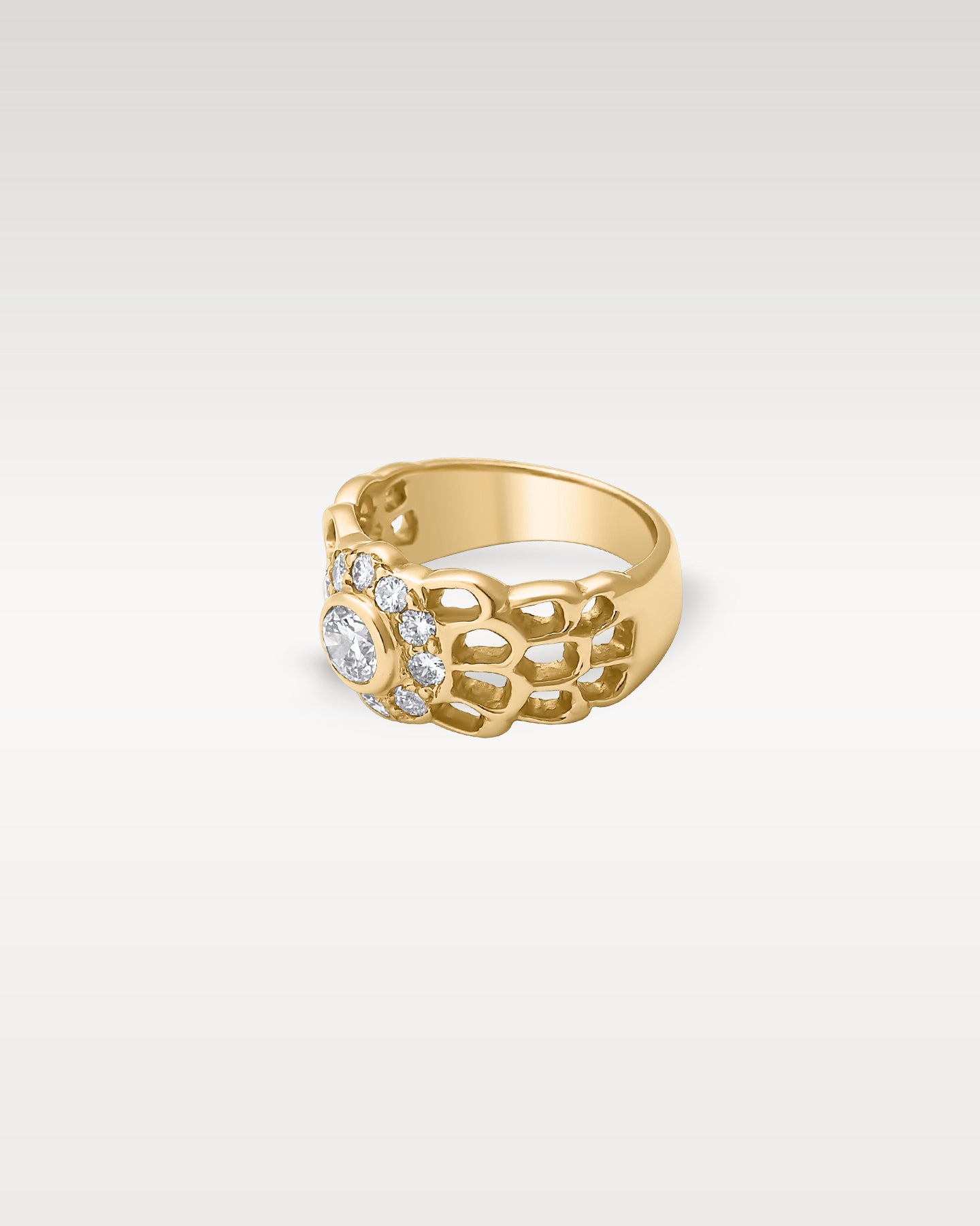 Yellow Gold Floral Honeycomb Diamond Ring | Noahs Fine Jewelry & Watches TX