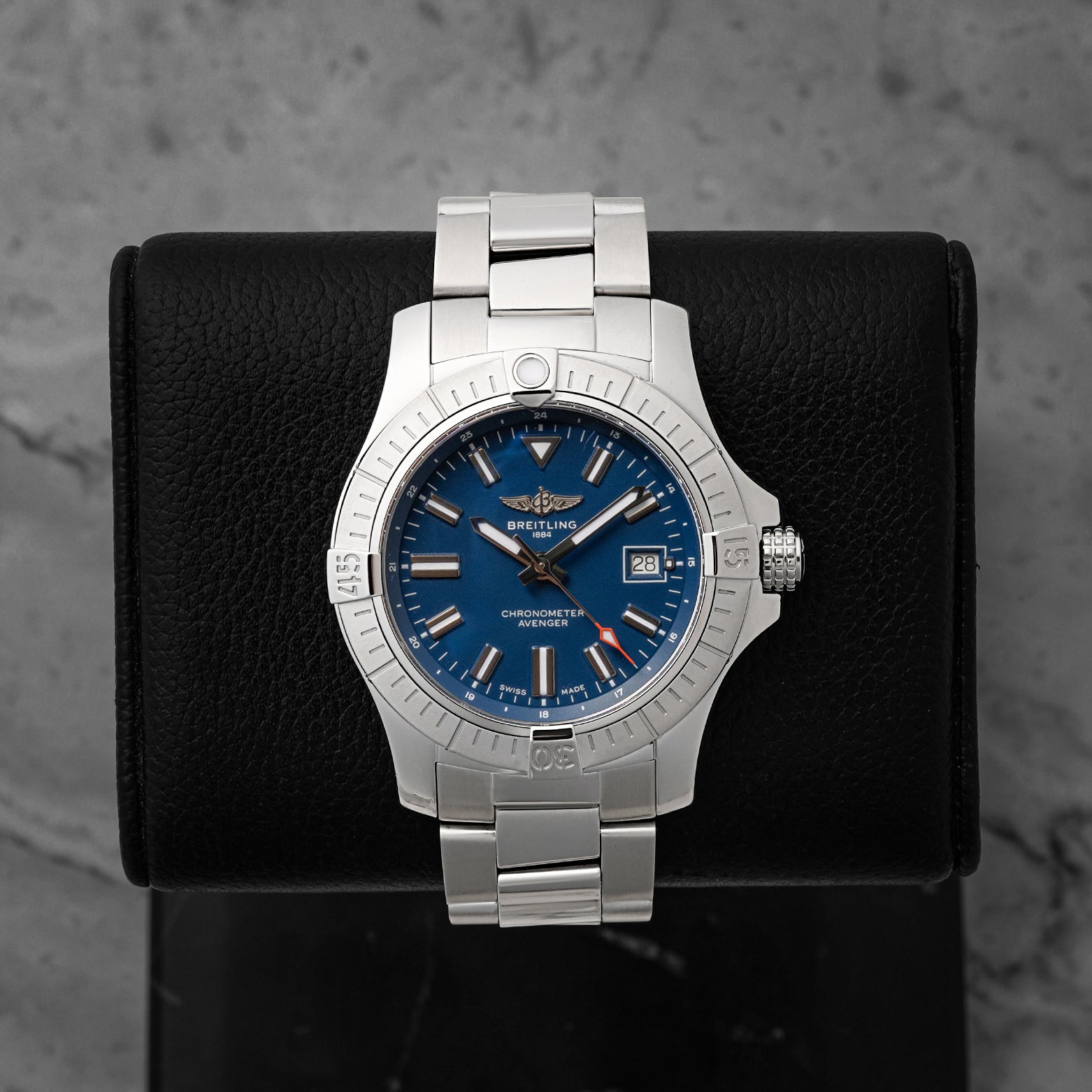 Breitling Avenger Automatic 43 A17318101C1A1 | Noah's Fine Watches & Jewelry