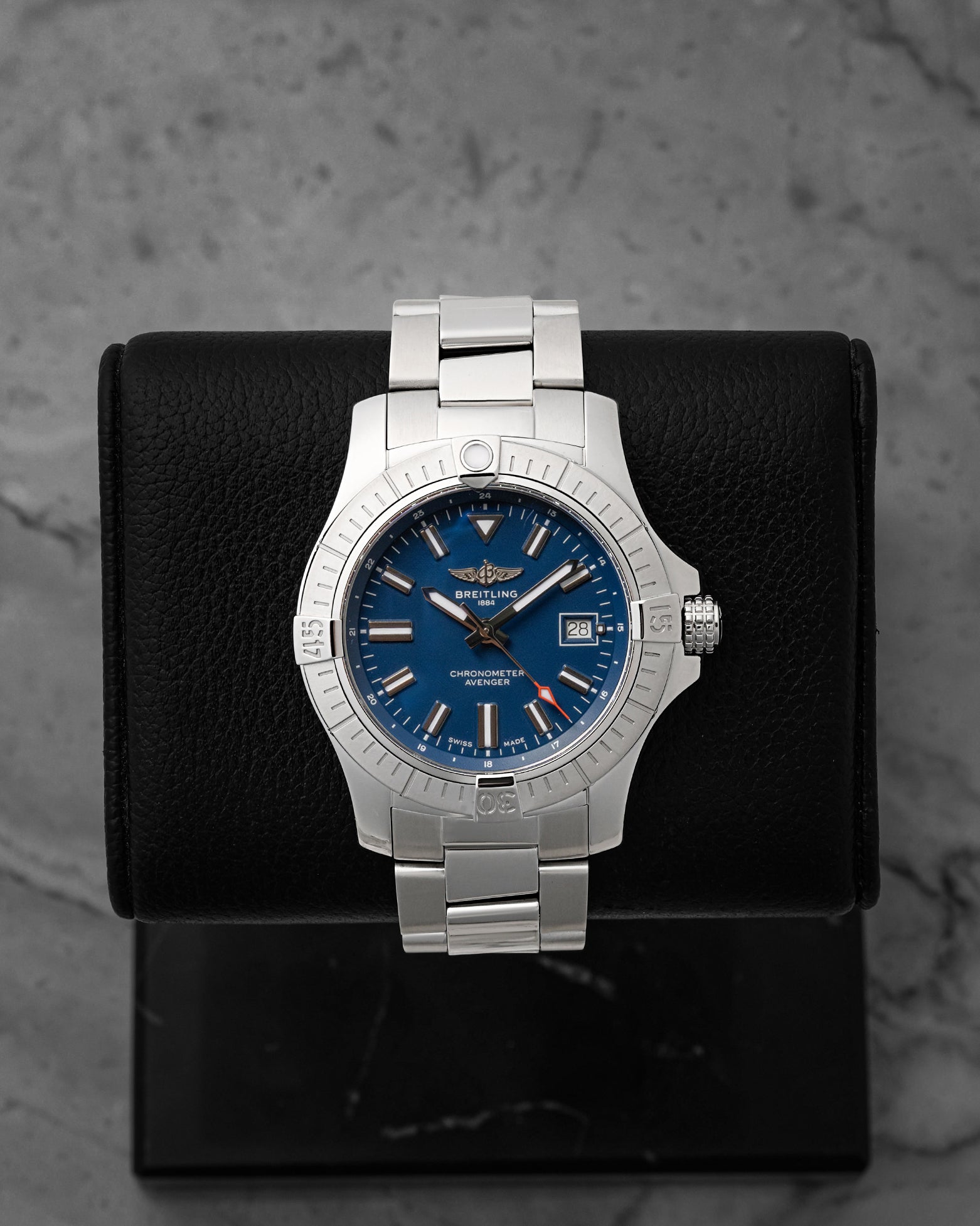 Breitling Avenger Automatic 43 A17318101C1A1 | Noah's Fine Watches & Jewelry