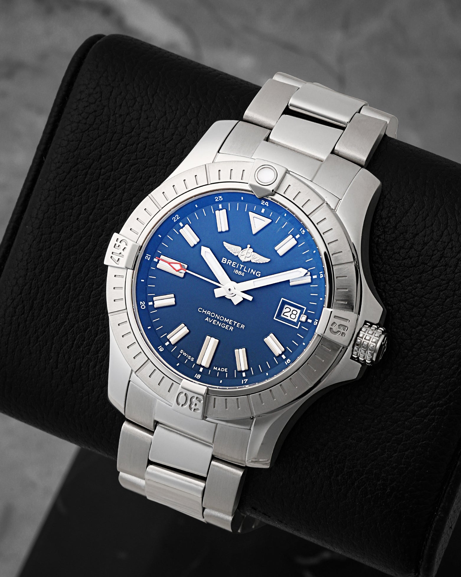 Breitling Avenger Automatic 43 A17318101C1A1 | Noah's Fine Watches & Jewelry