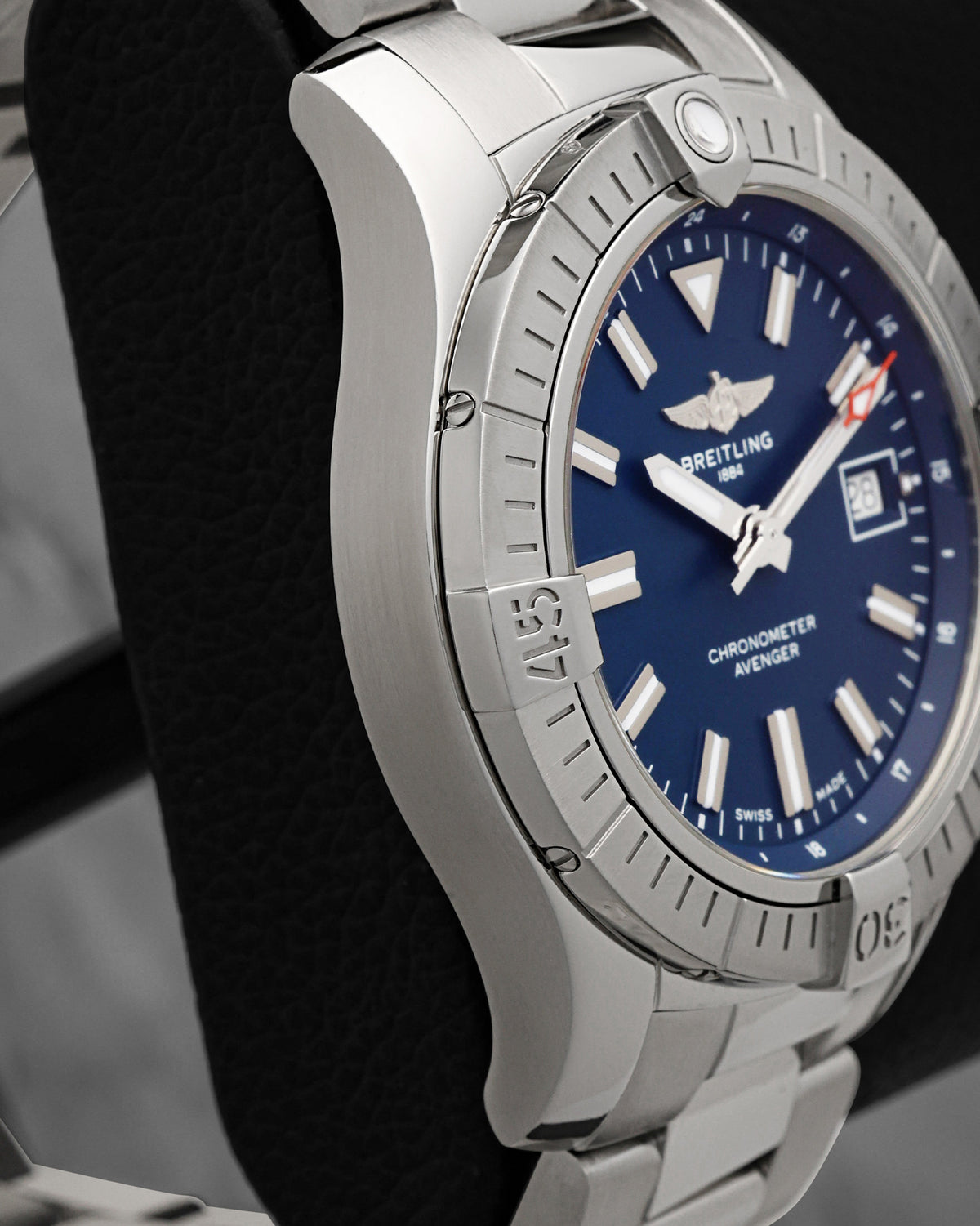 Breitling Avenger Automatic 43 A17318101C1A1 | Noah's Fine Watches & Jewelry
