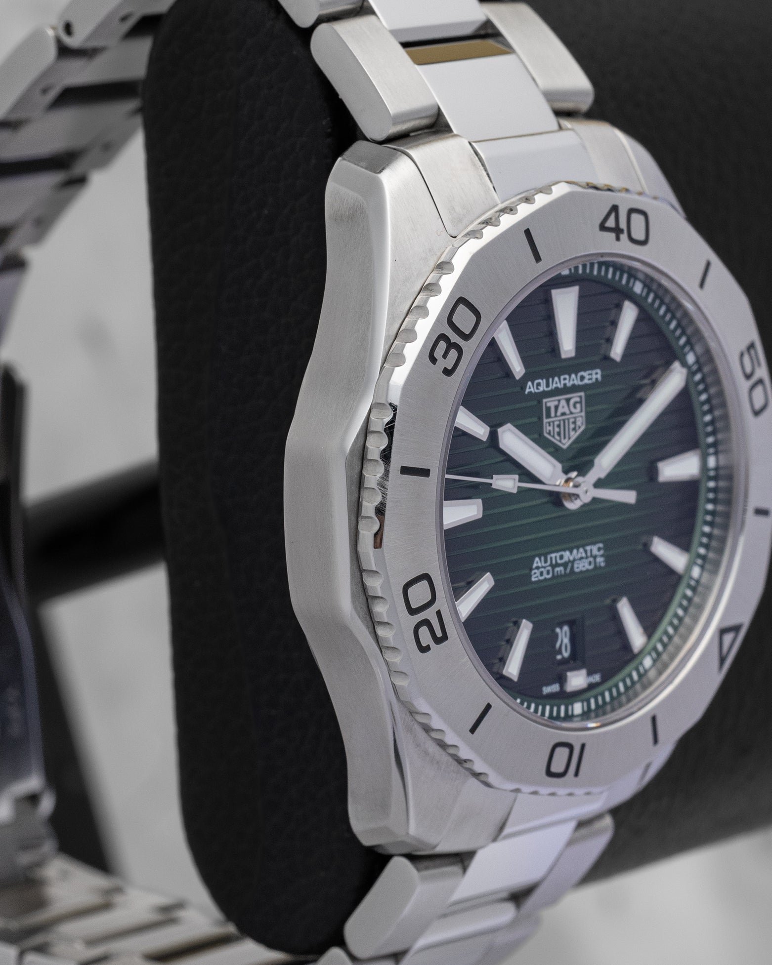 left side case profile view of the modern slimmed-down 40mm stainless steel case on an Aquaracer Professional 200 model